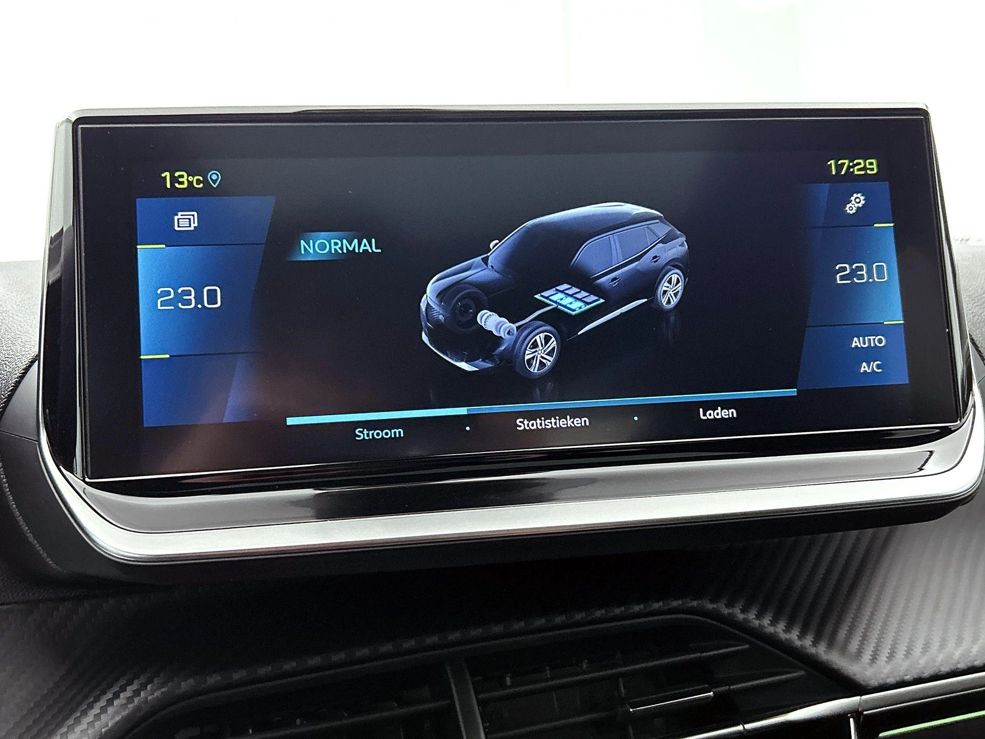 Peugeot-e-2008-image-9