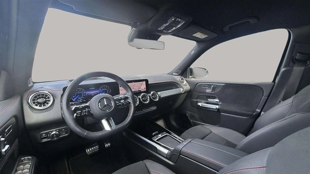 Mercedes-Benz-EQB-image-11