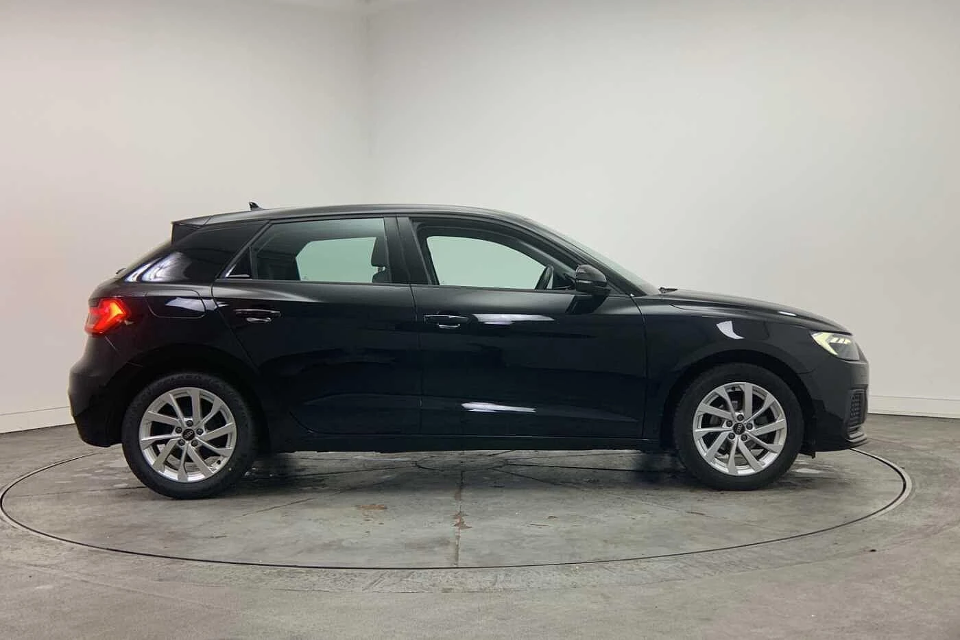 Audi-A1 Sportback-image-3