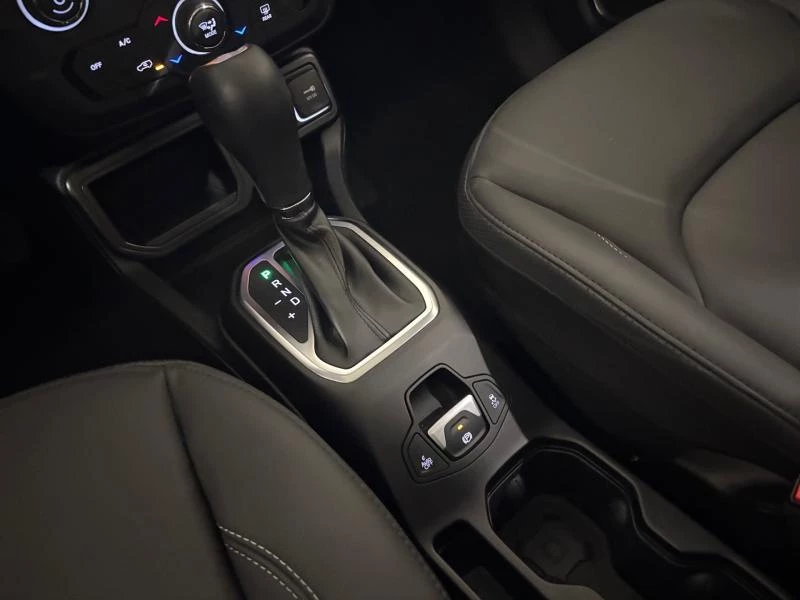 Jeep-Renegade-image-9