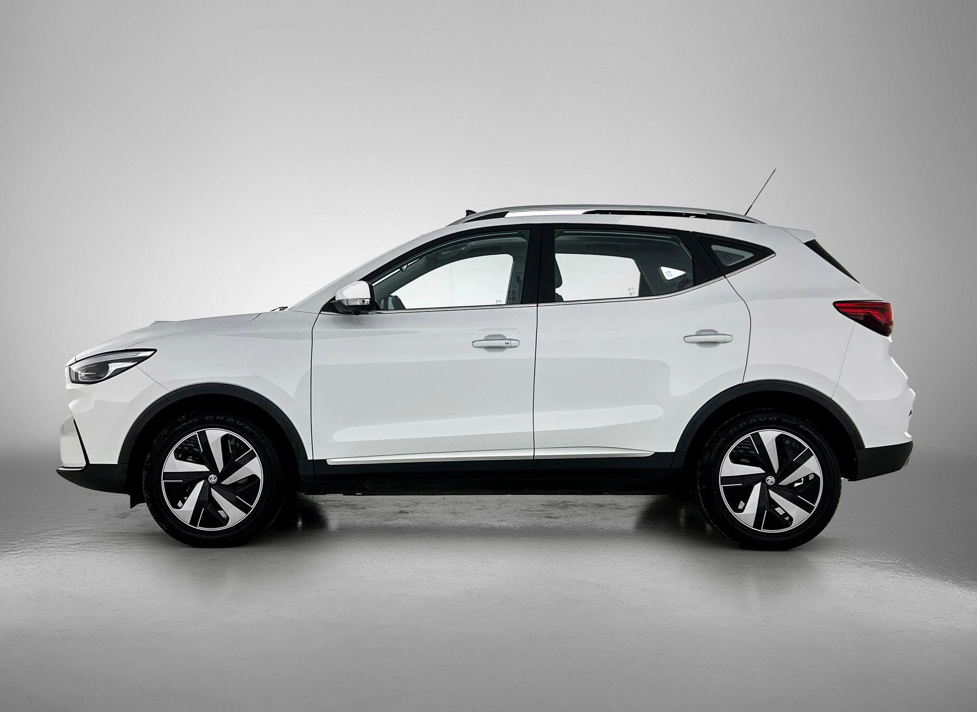 MG-ZS EV-image-1