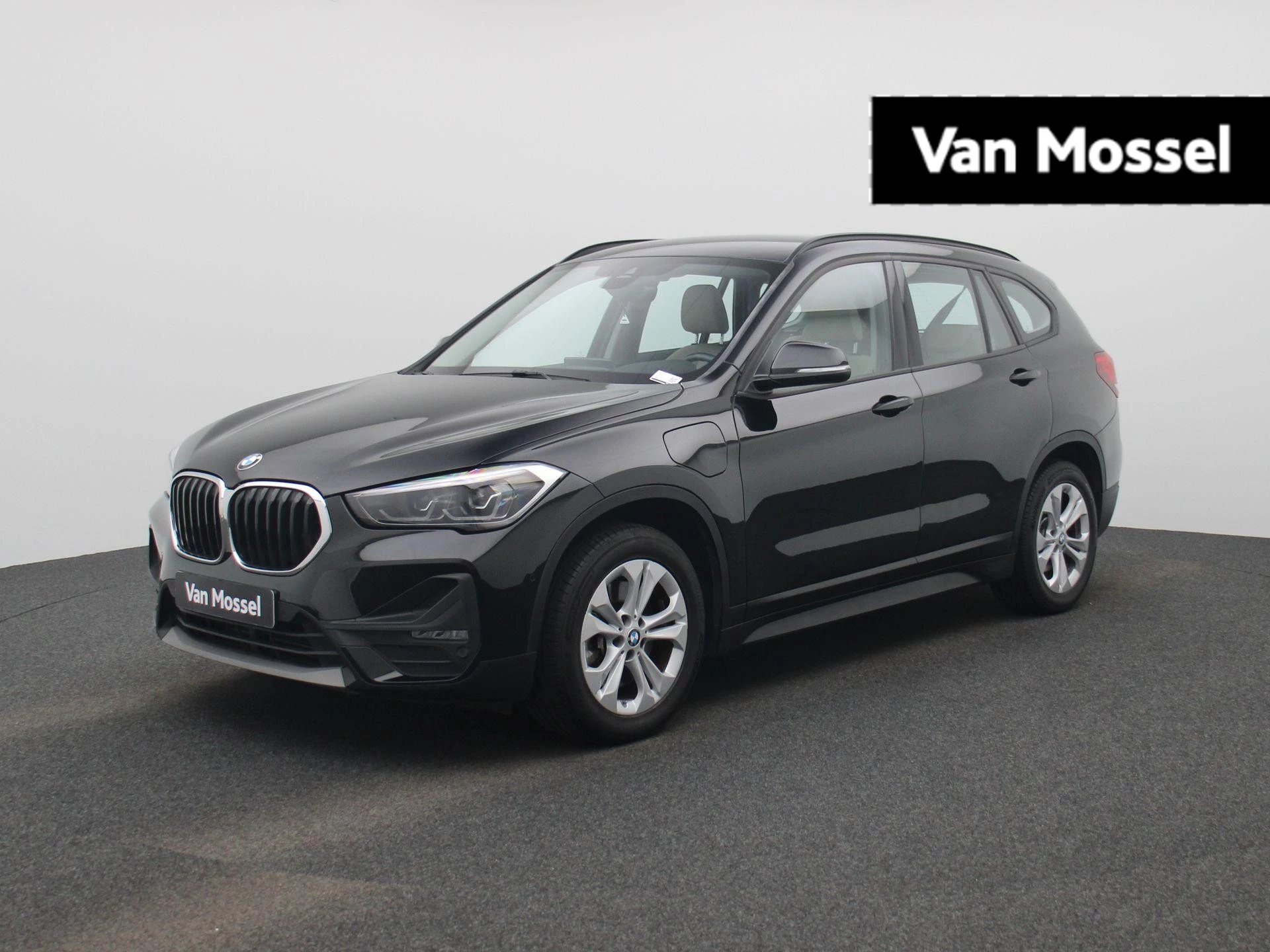 BMW-X1-image-0