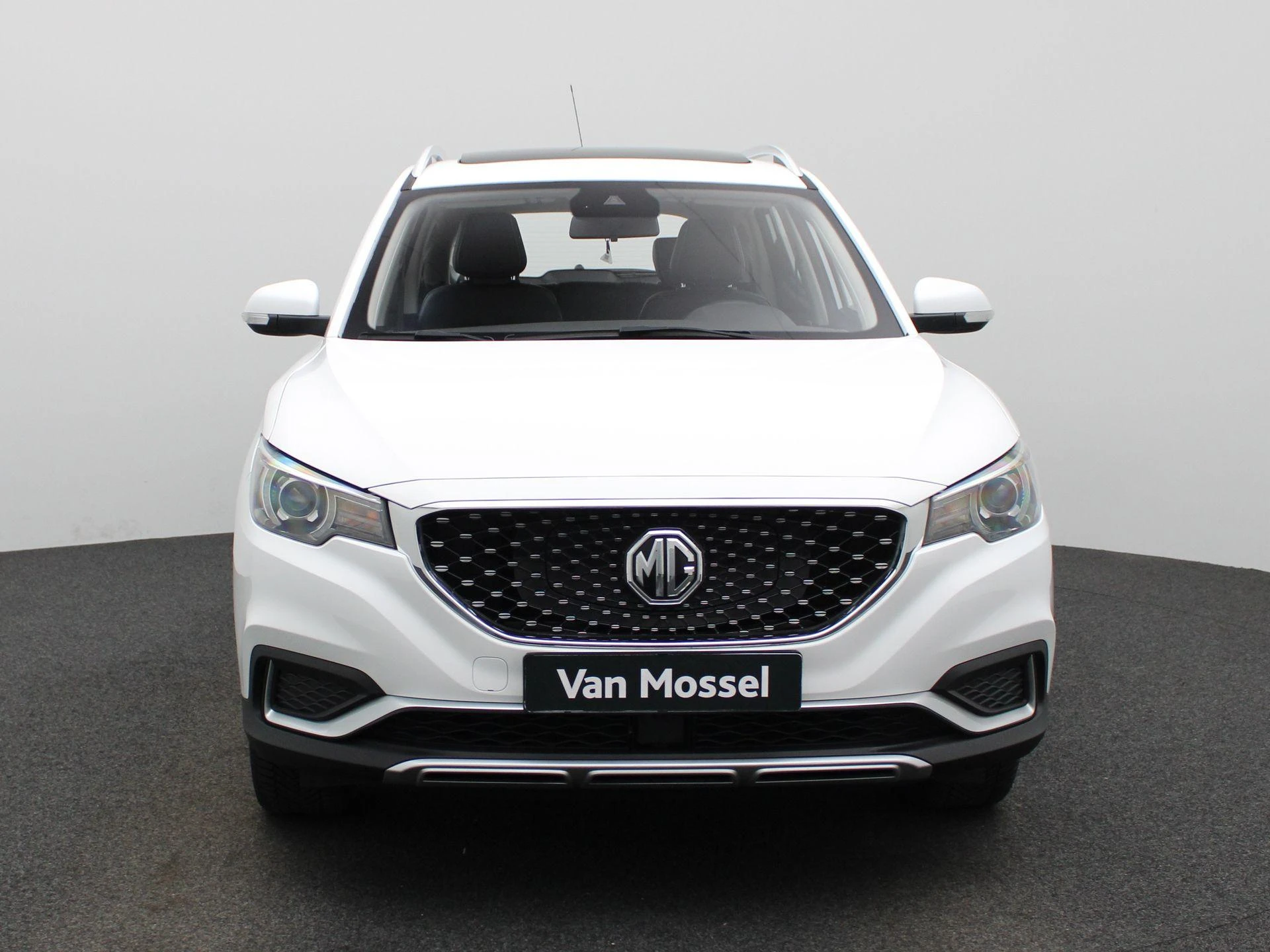 MG-ZS EV-image-2