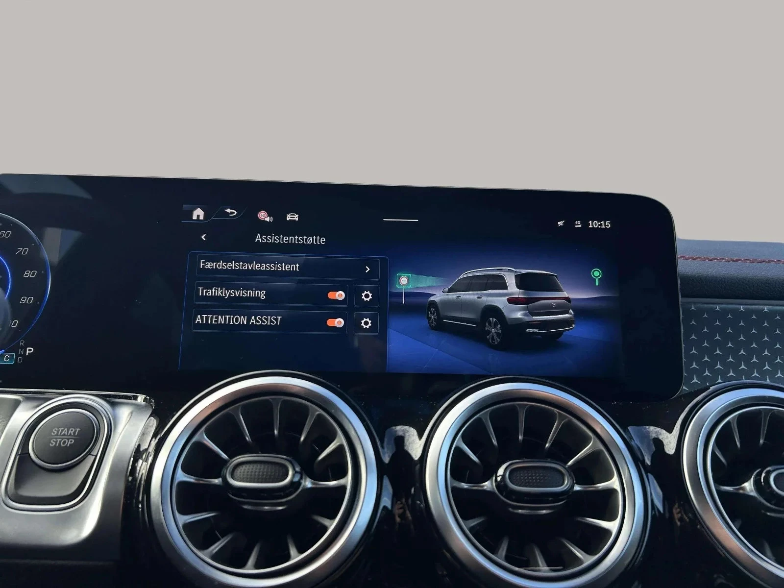 Mercedes-Benz-EQB-image-21