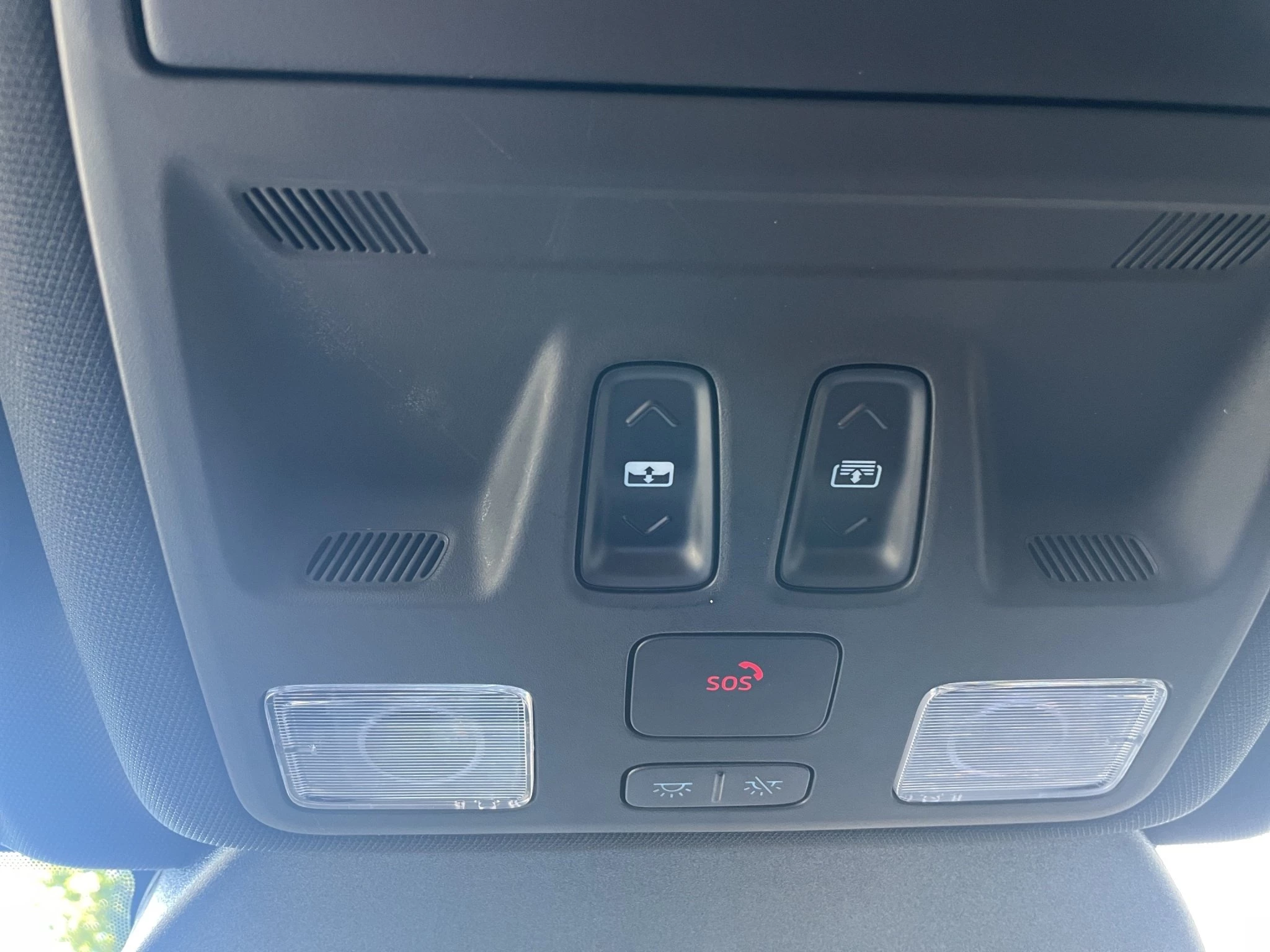 Ford Kuga ST-Line X Aut.*PANO*AHK*360GRAD*LED-MATRIX*NAVI*GRA*WINTER-PKT.
