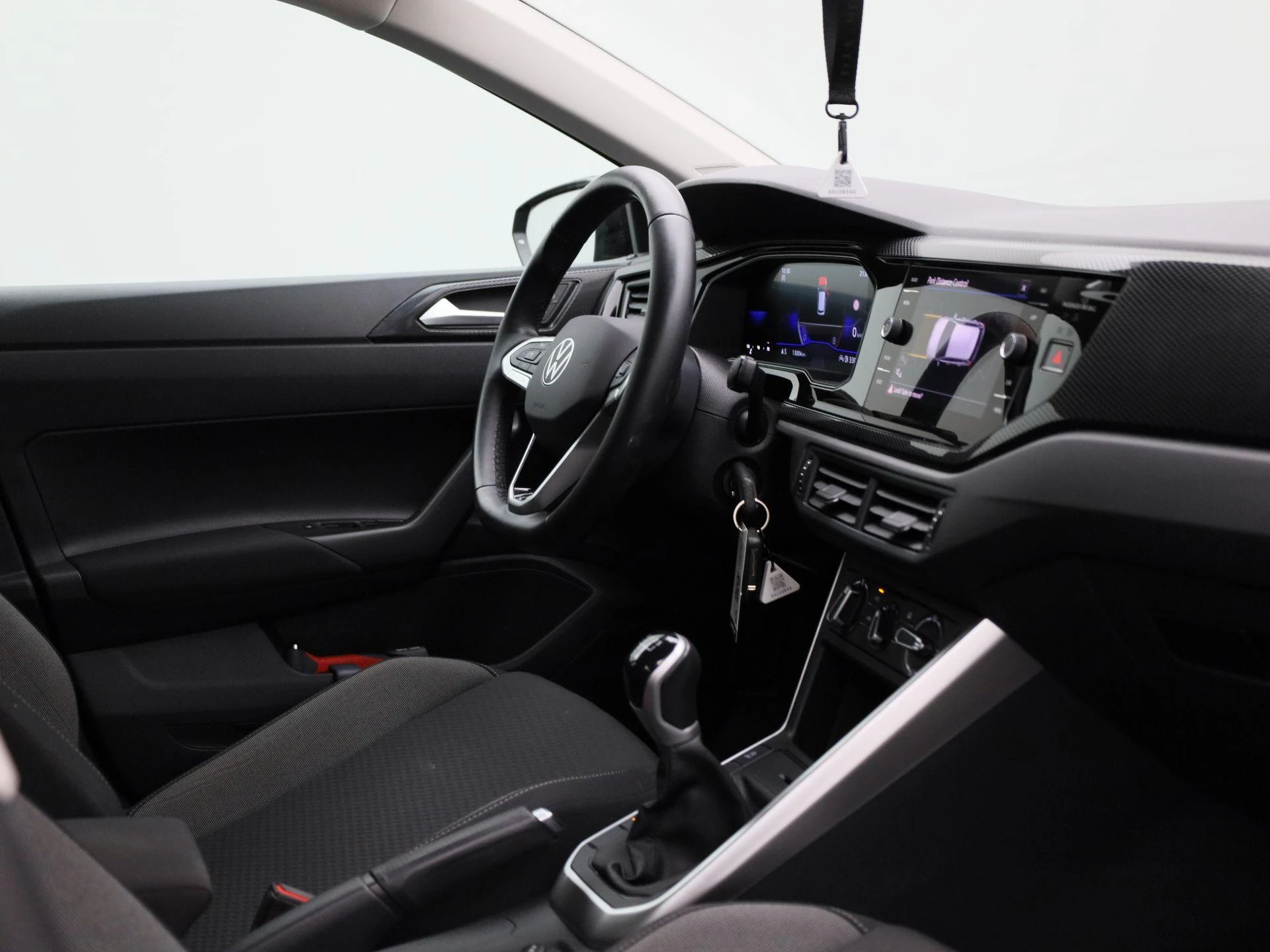 Volkswagen-Polo-image-30
