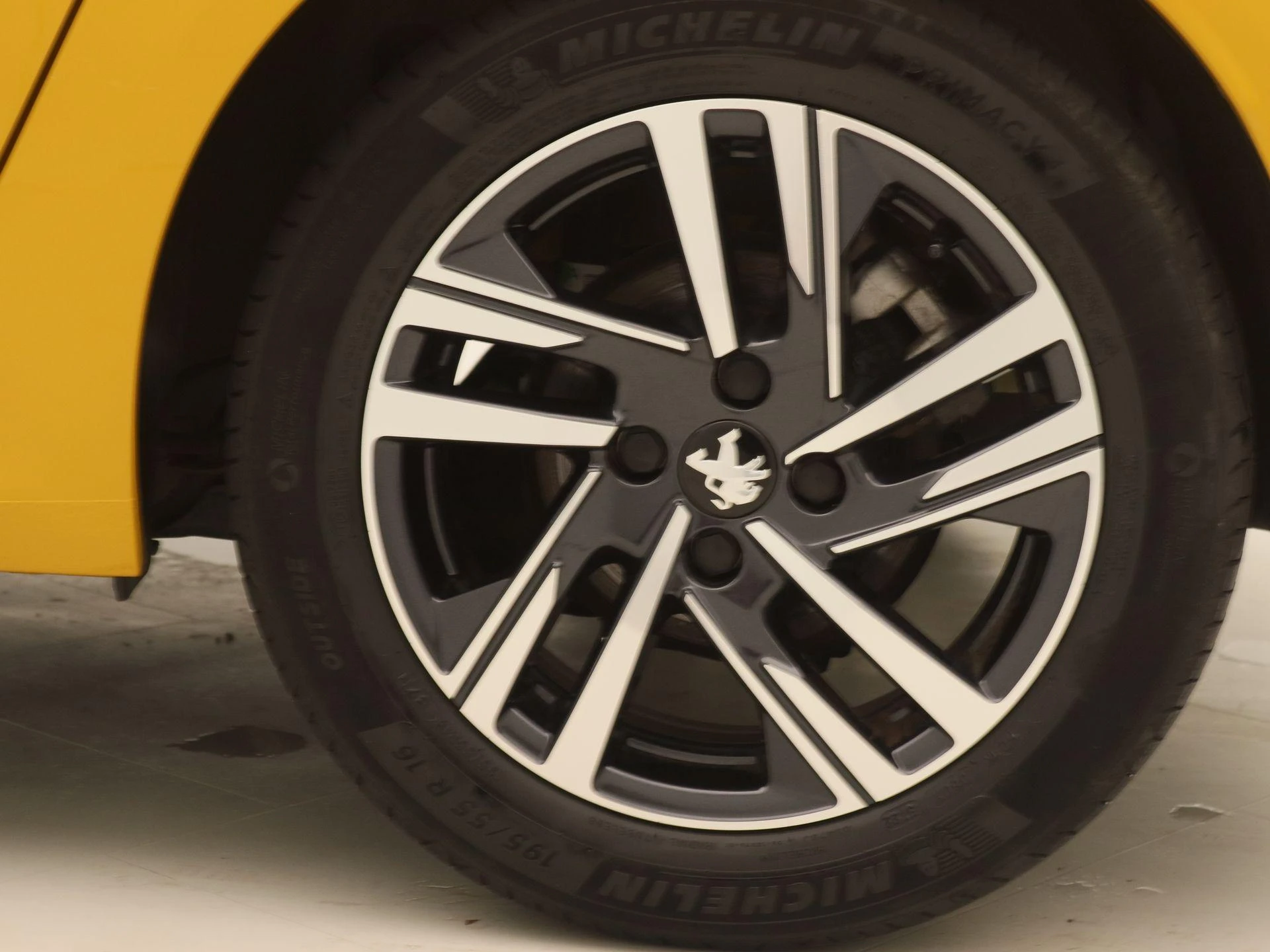 Peugeot-208-image-16