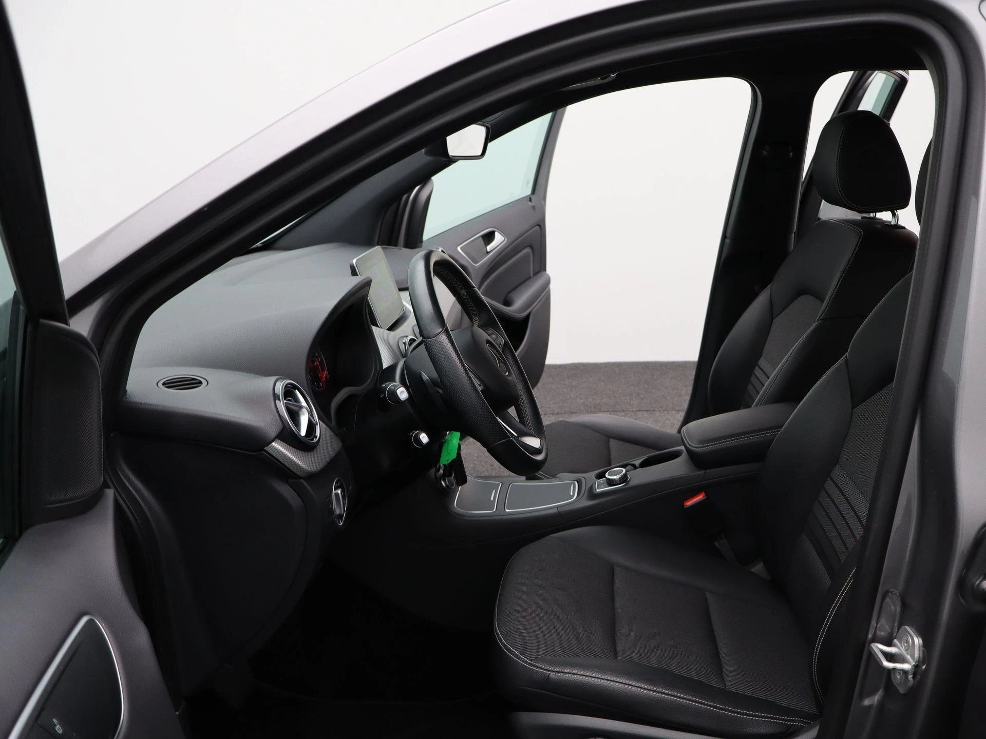 Mercedes-Benz-B-Klasse-image-10