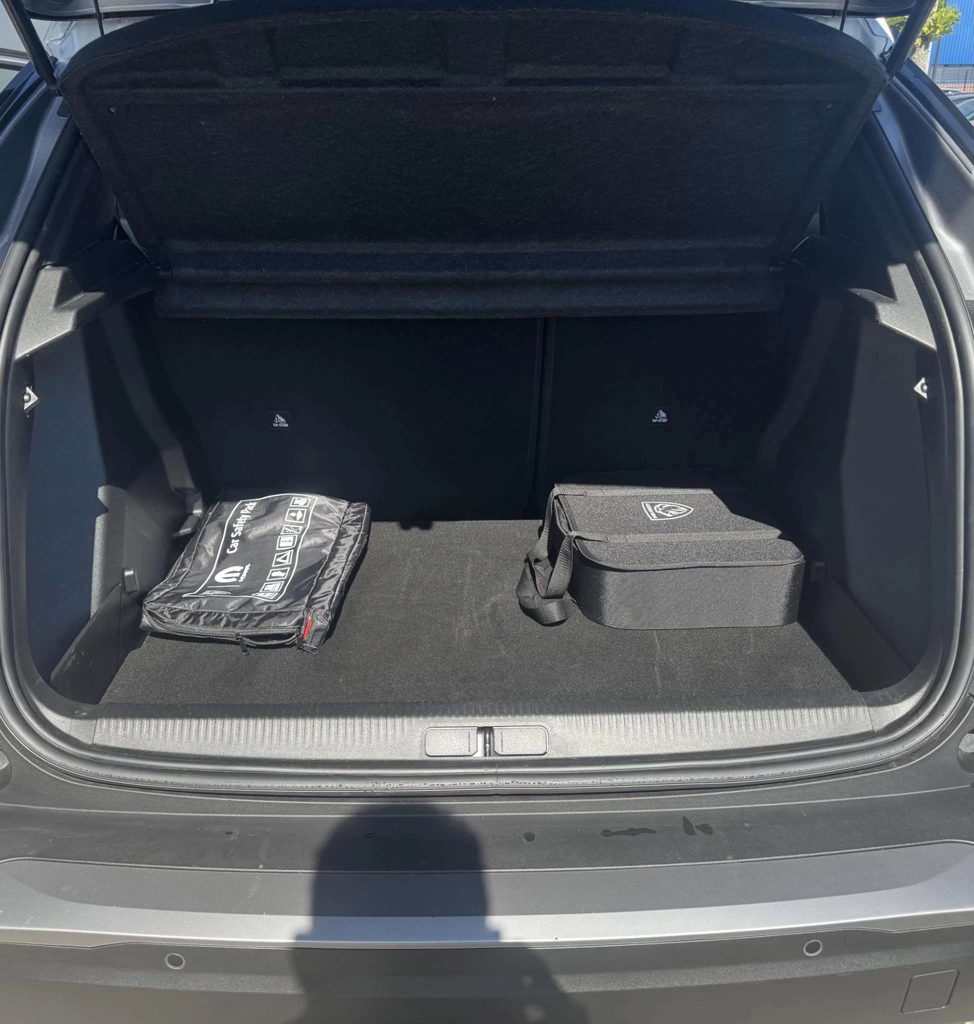 Peugeot e-2008 EV Allure 54 kWh
