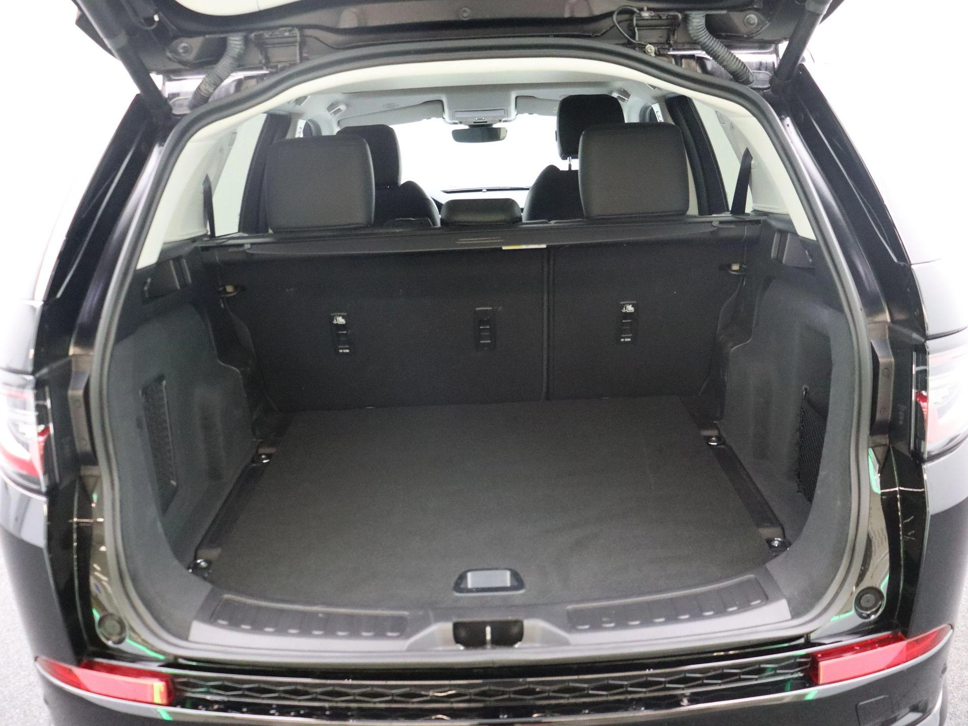 Land Rover-Discovery Sport-image-22