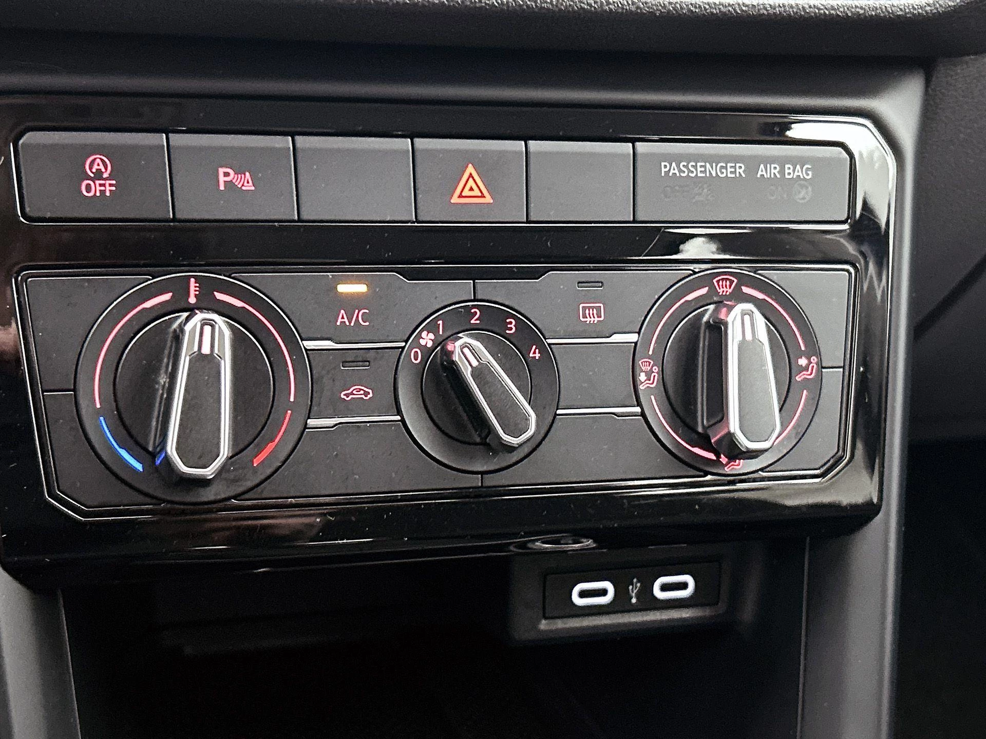 Volkswagen-T-Cross-image-30