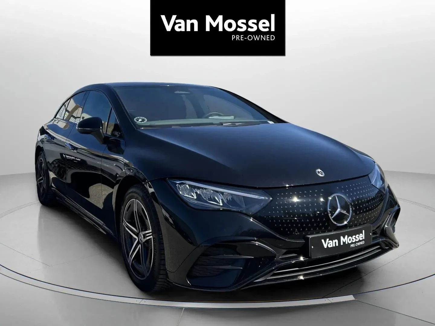 Mercedes-Benz-EQE-image-2