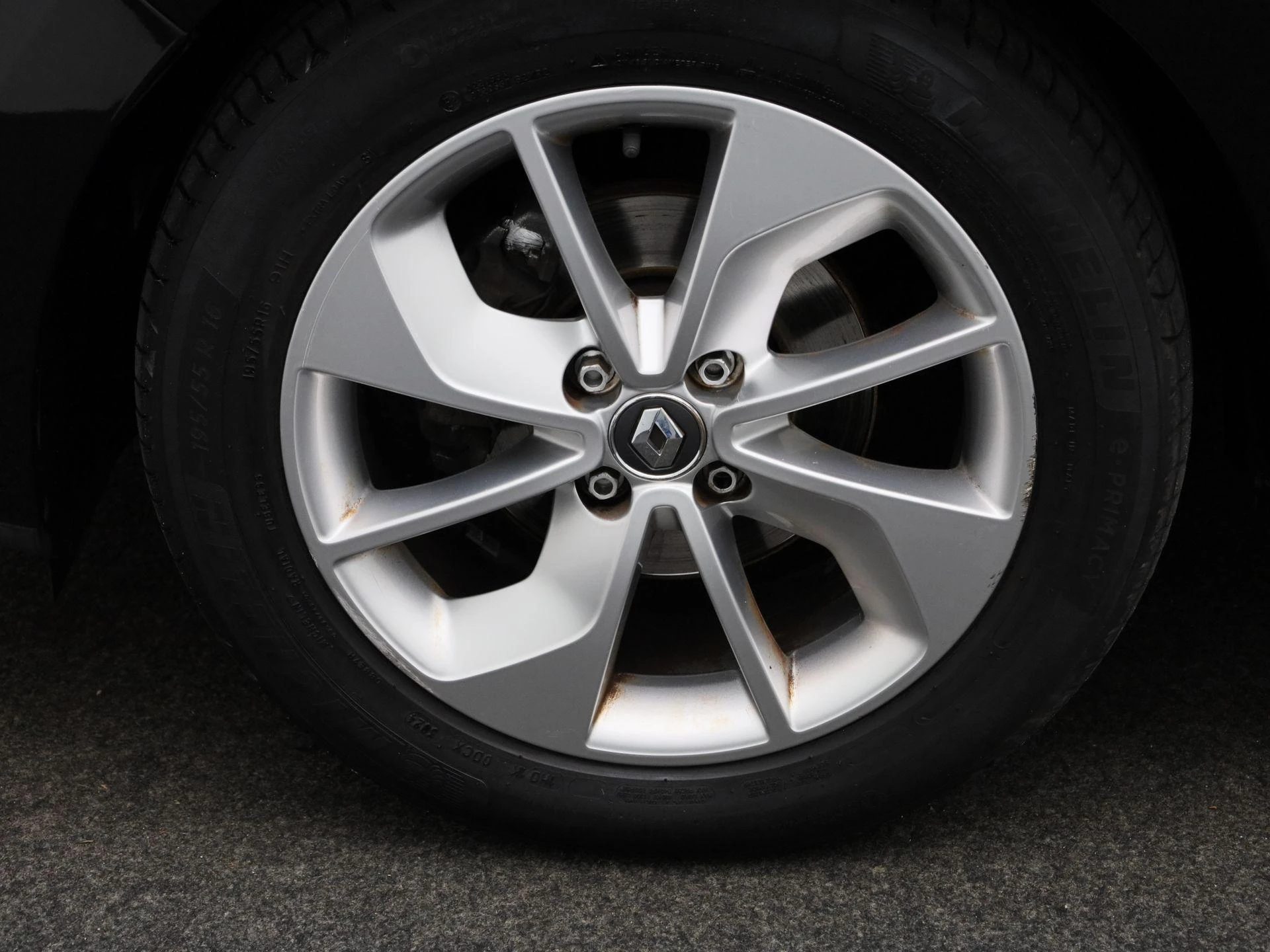 Renault-Clio-image-11