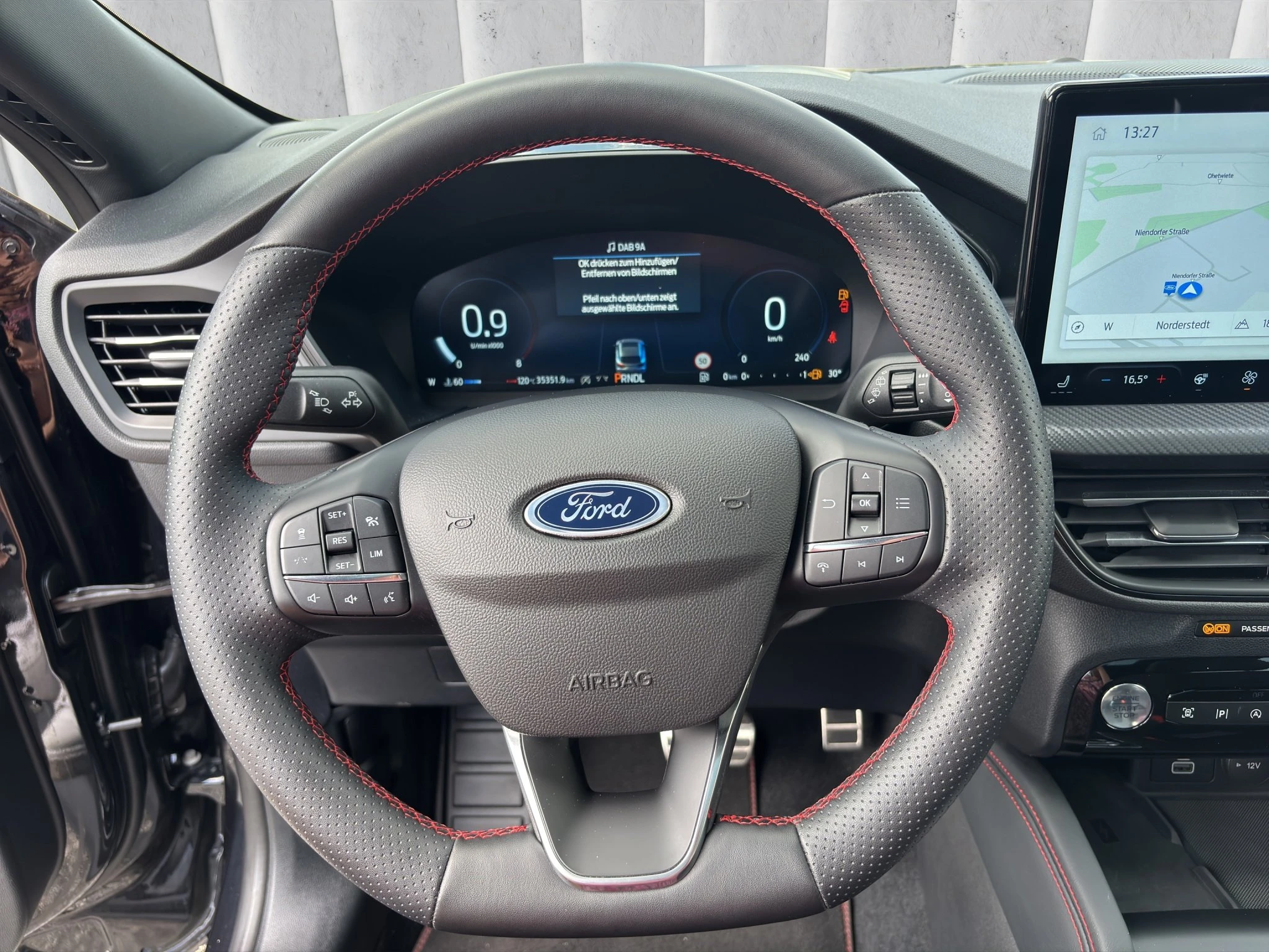 Ford Kuga ST-Line X Aut.*PANO*AHK*360GRAD*LED-MATRIX*NAVI*GRA*WINTER-PKT..