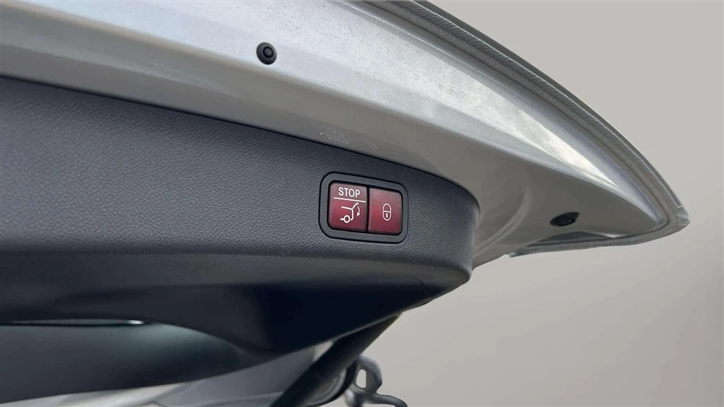 Mercedes-Benz-GLB-image-26
