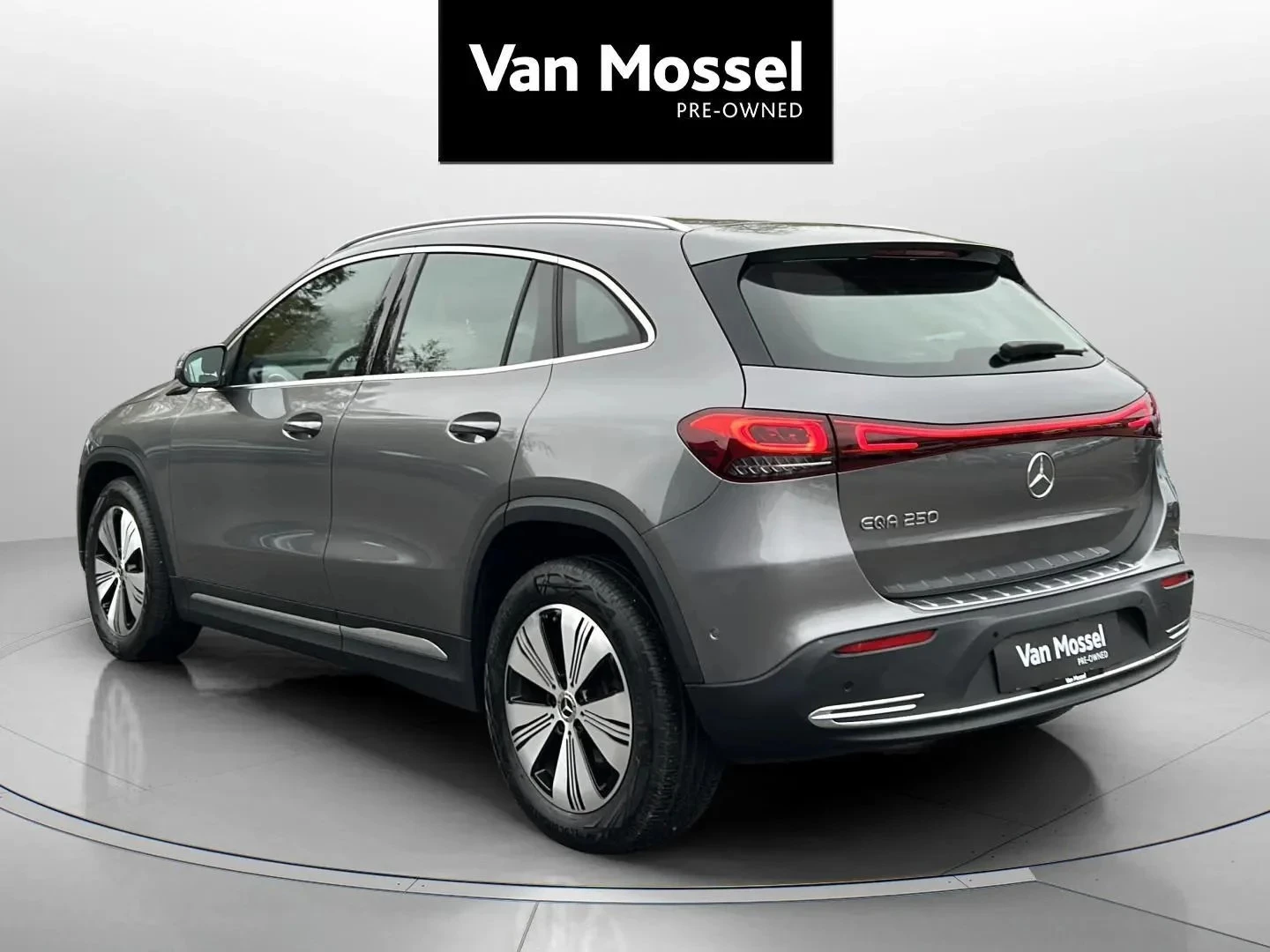 Mercedes-Benz-EQA-image-6