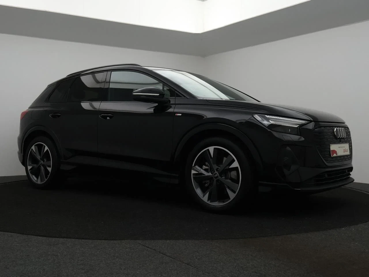 Audi-Q4 e-tron-image-5