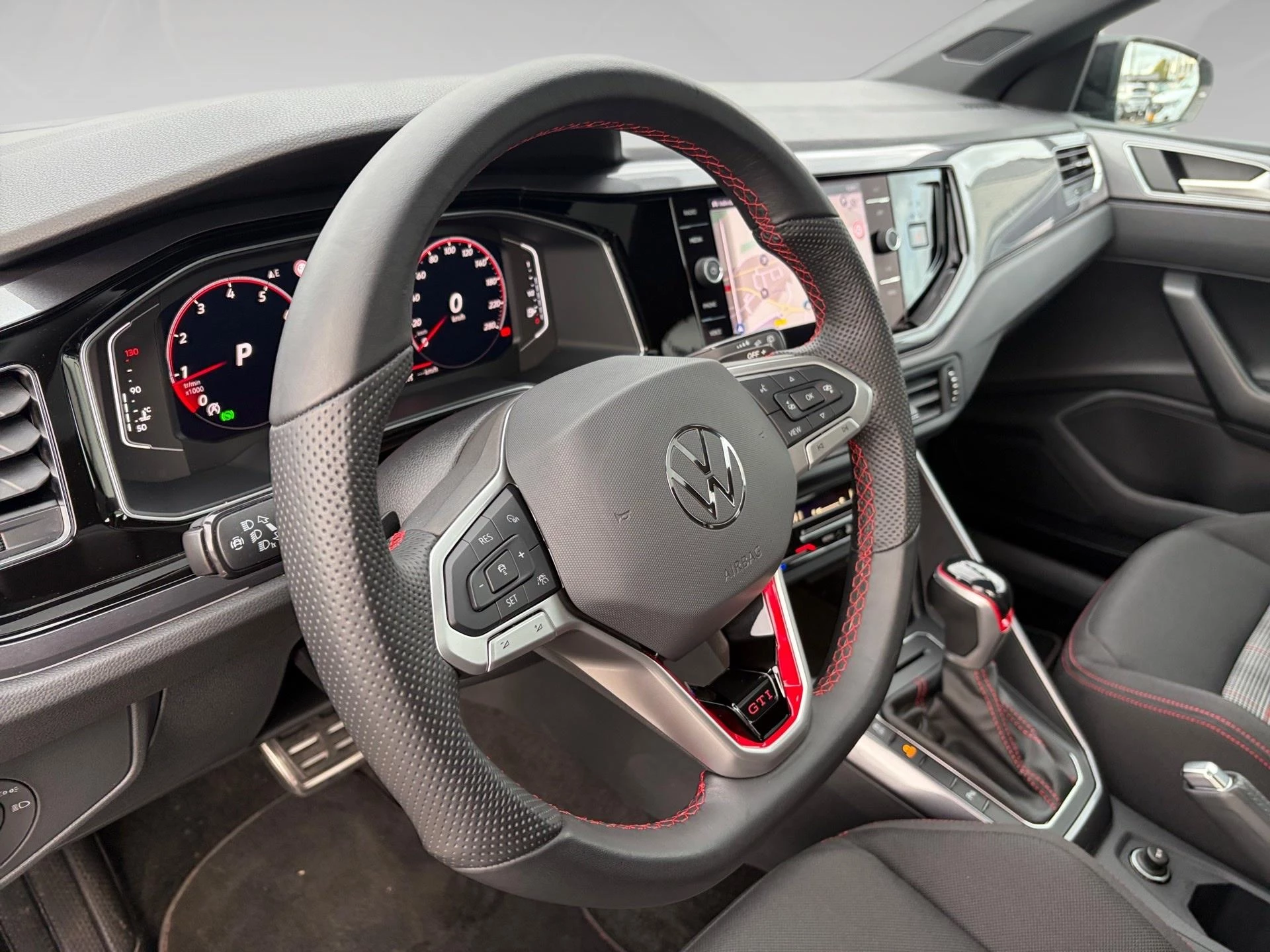 Volkswagen-Polo-image-7