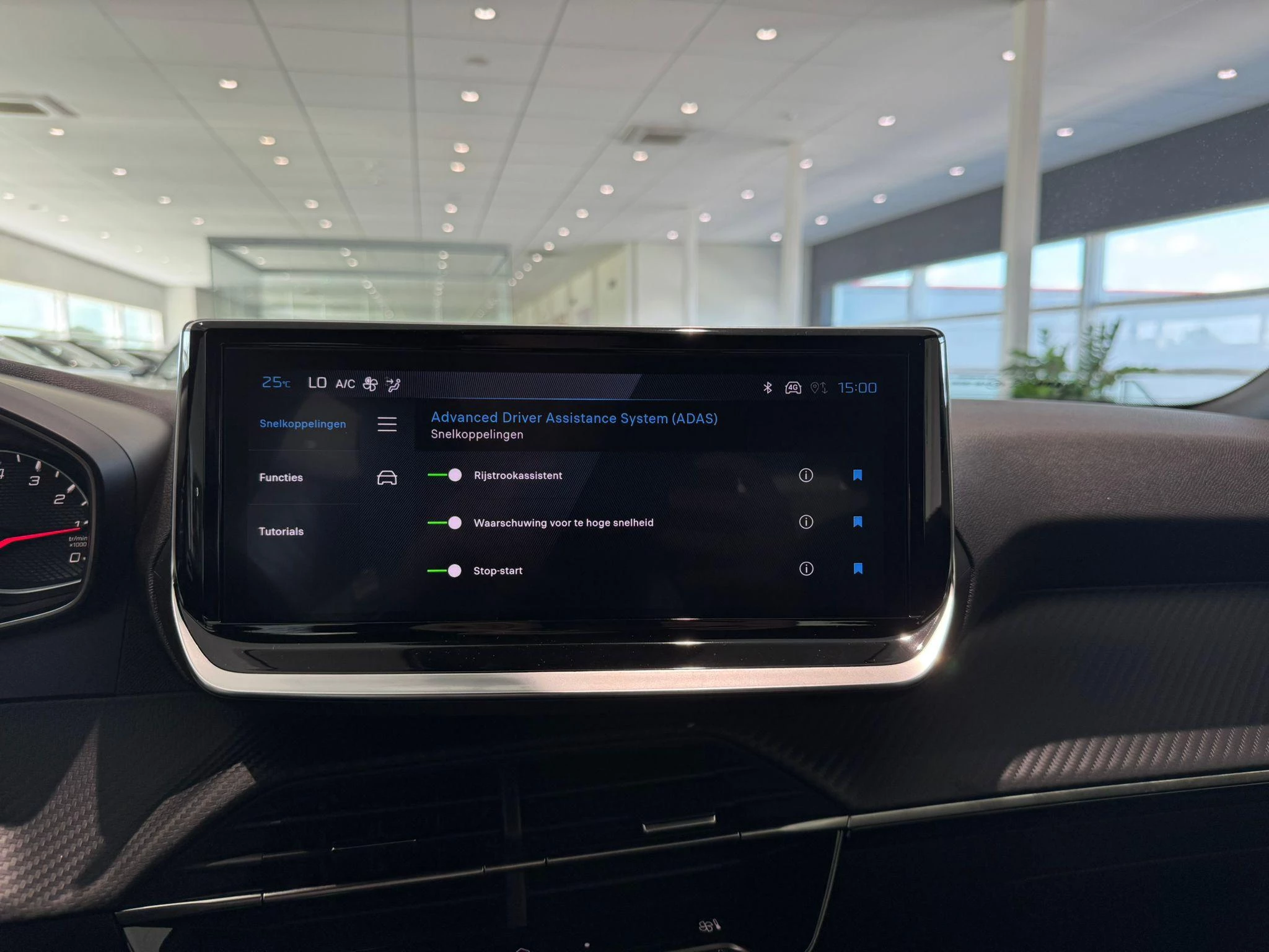 Peugeot-2008-image-12