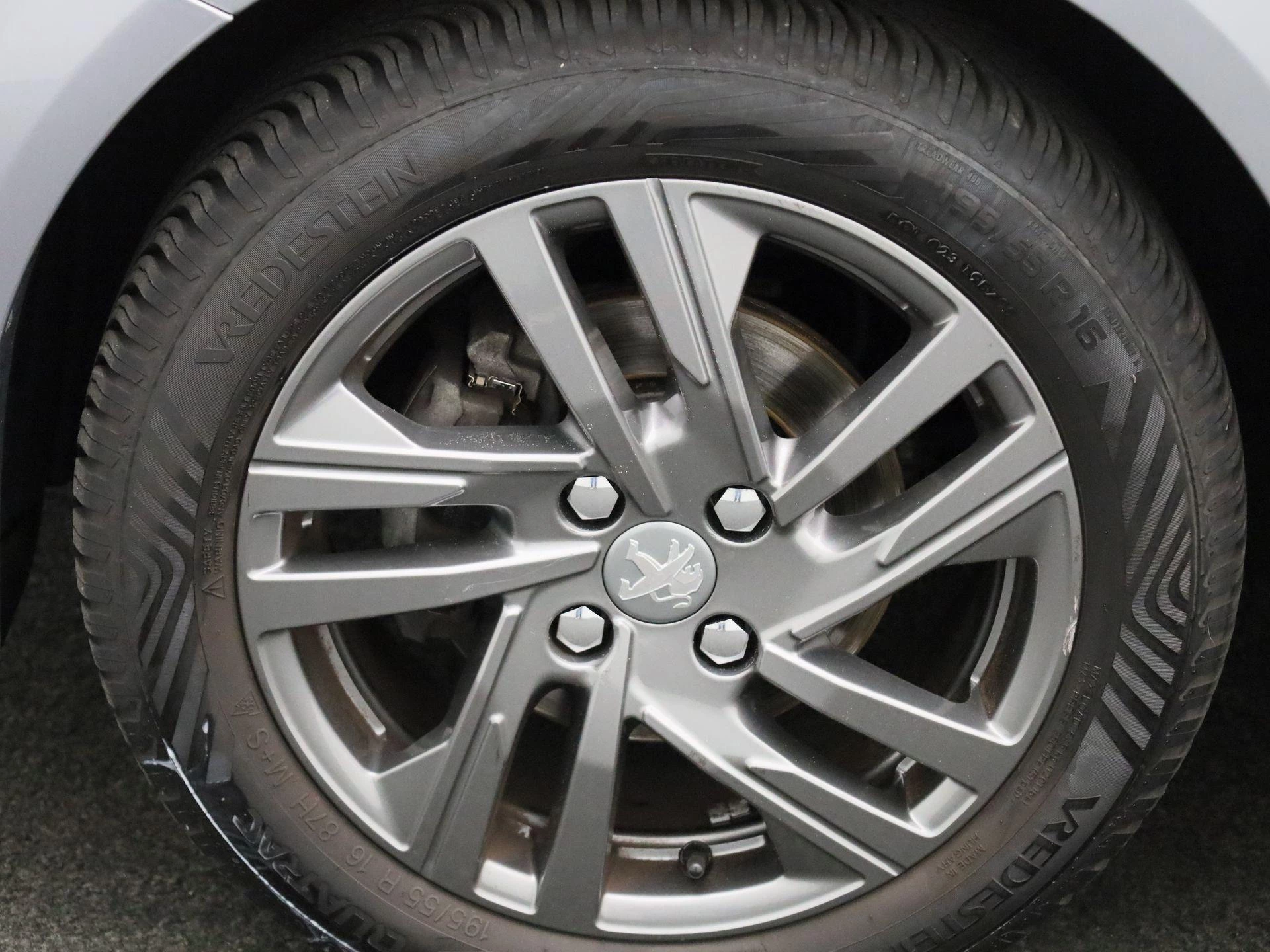 Peugeot-208-image-11