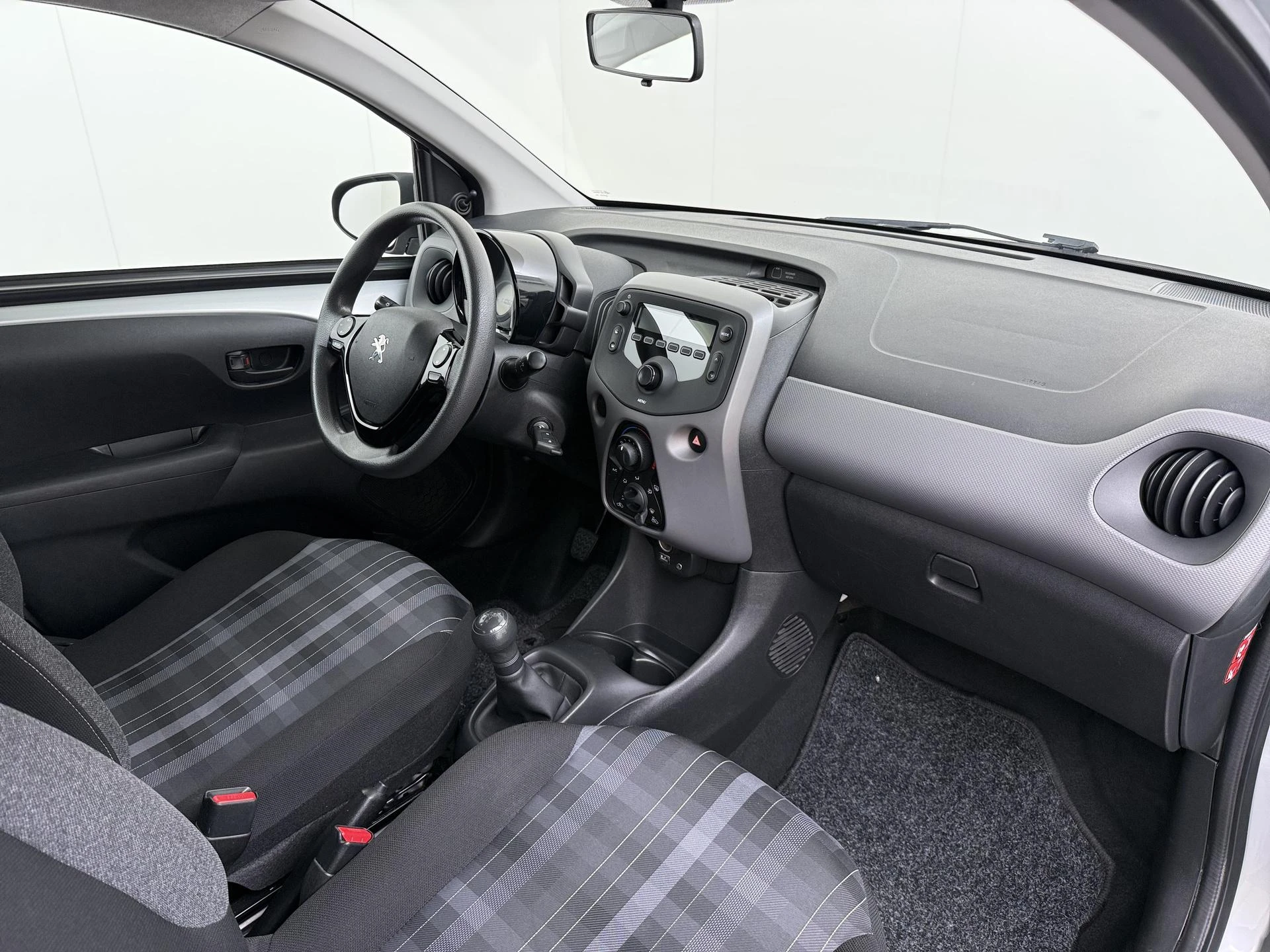 Peugeot-108-image-25