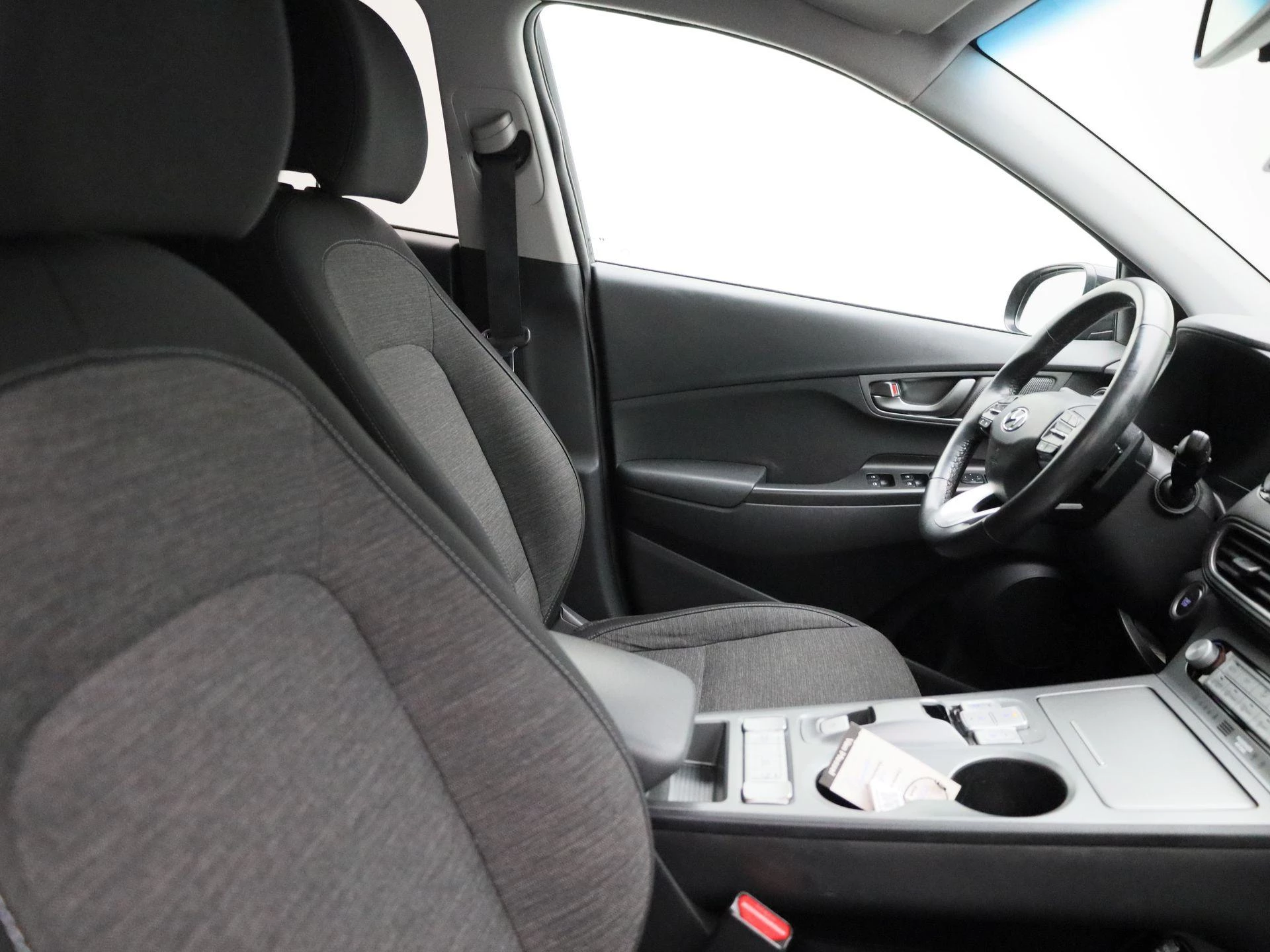 Hyundai-Kona-image-31