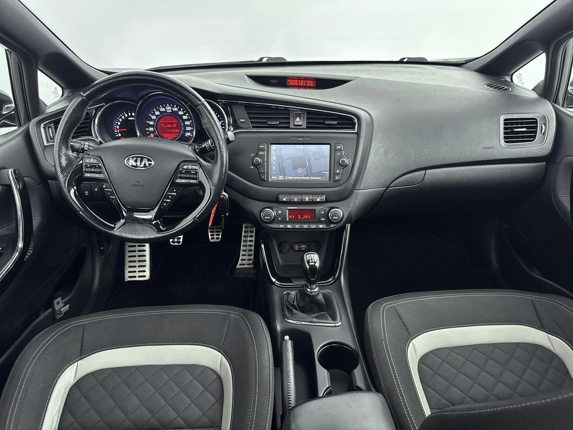 Kia-cee'd-image-16