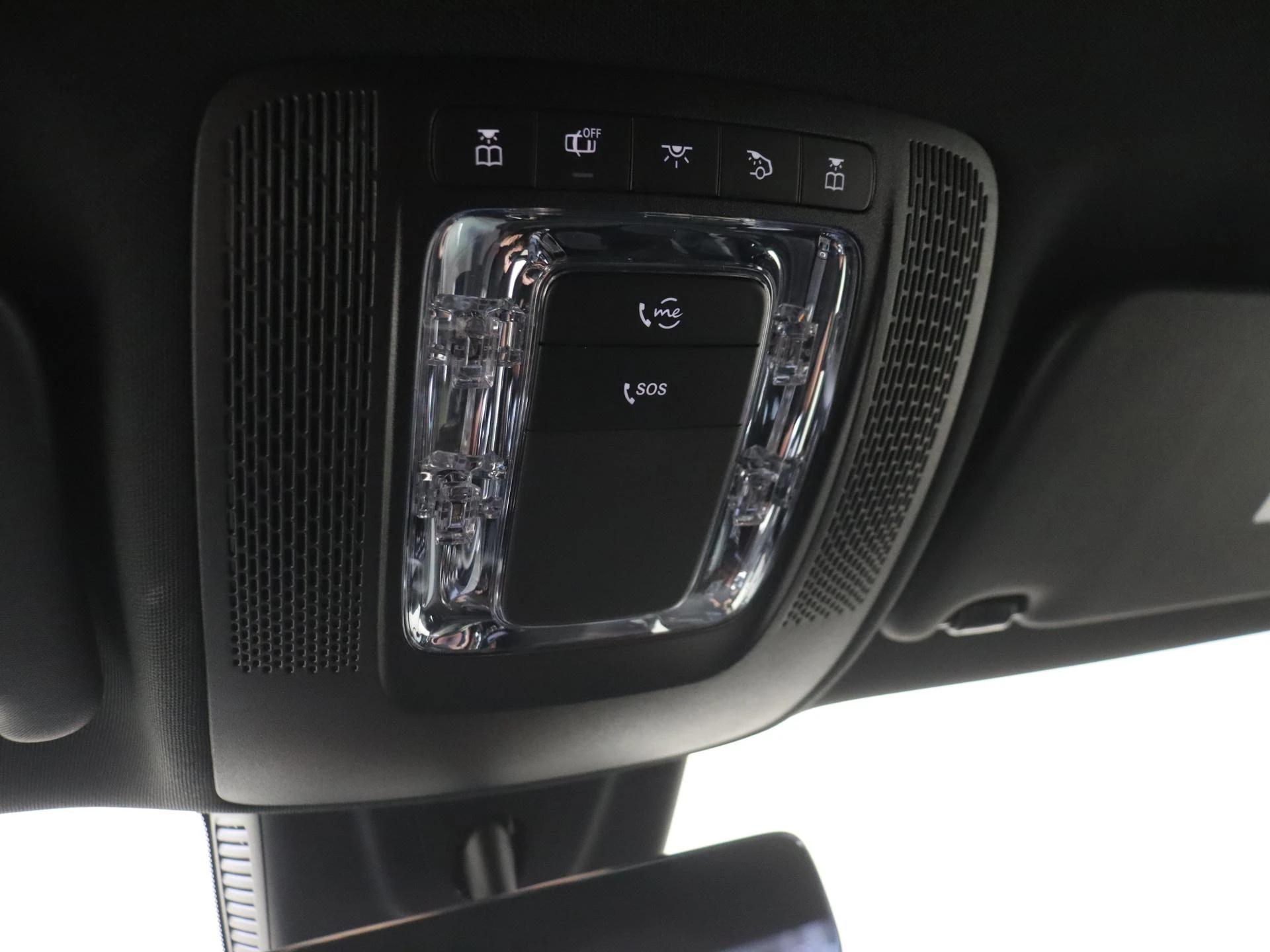 Mercedes-Benz-GLA-image-22