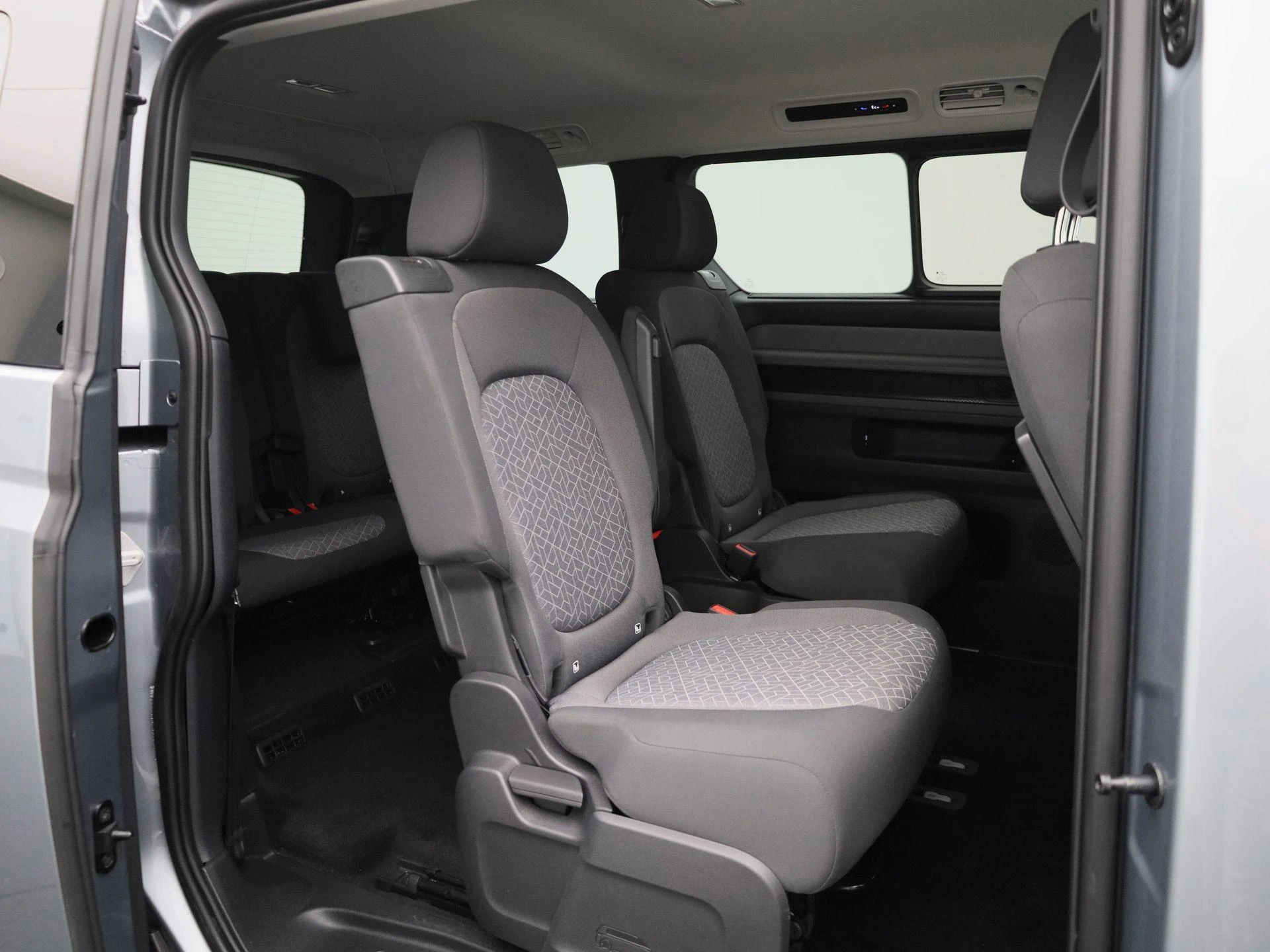Volkswagen-ID. Buzz-image-40