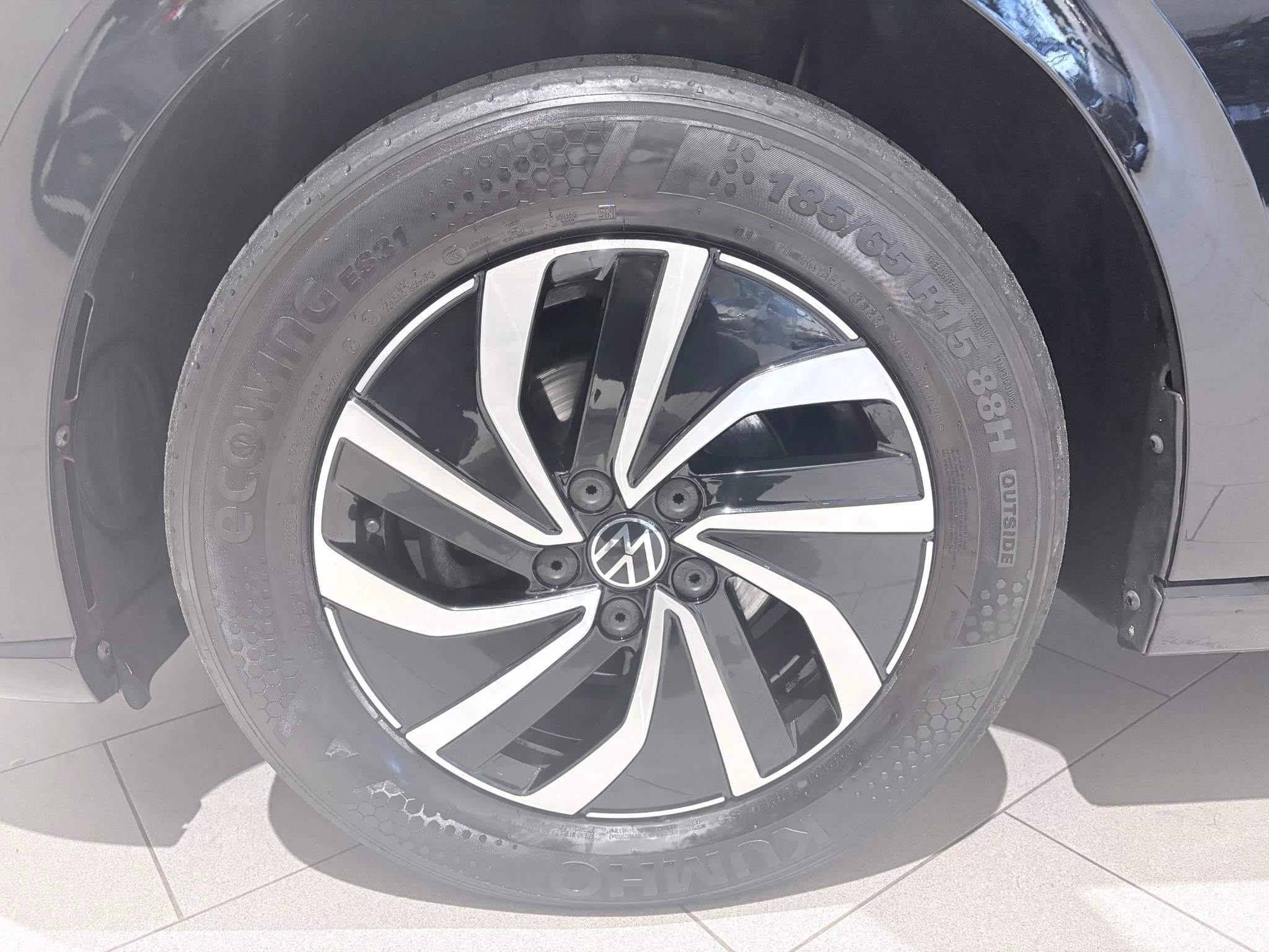 Volkswagen-Polo-image-1