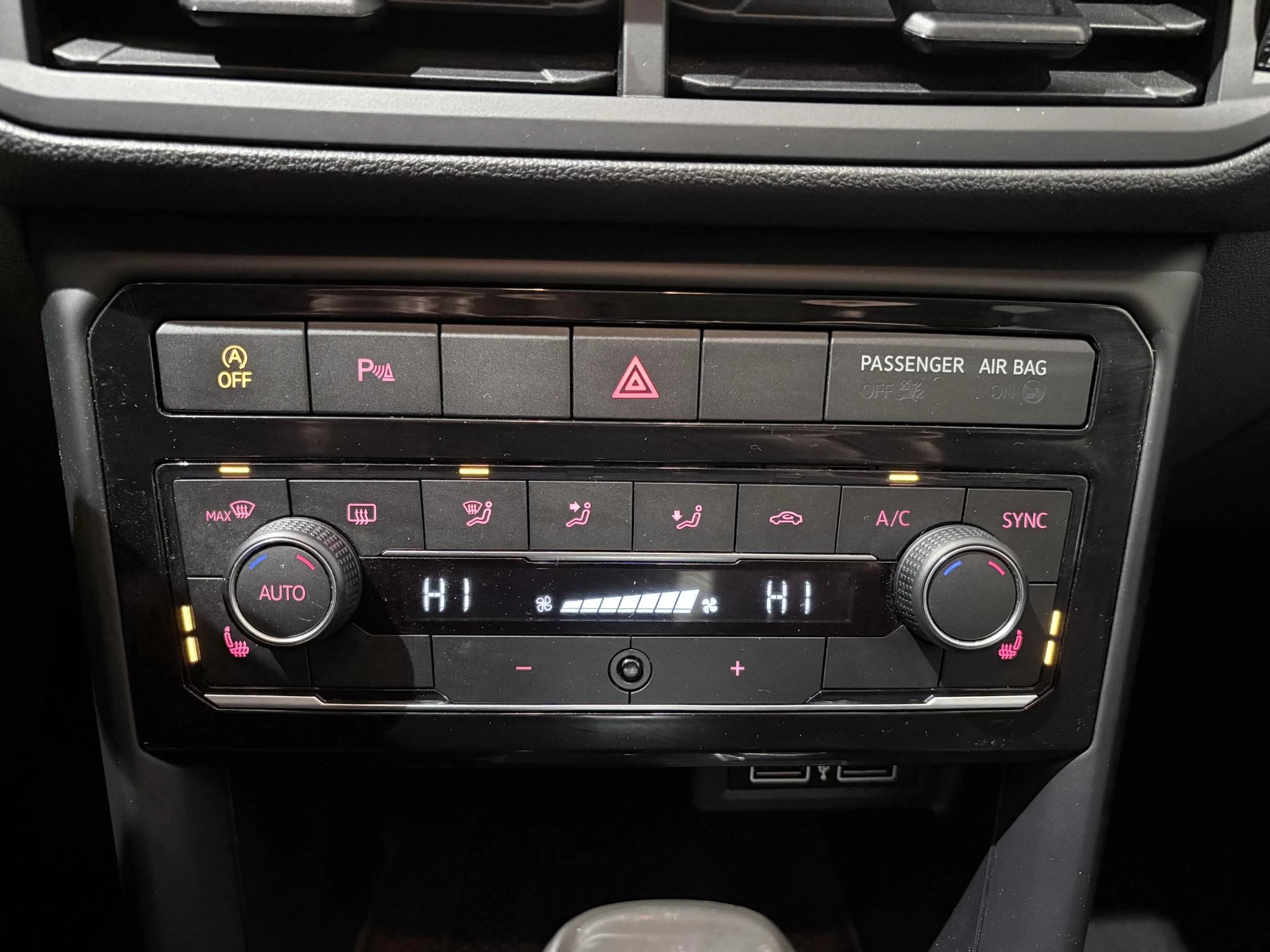 Volkswagen-T-Cross-image-31