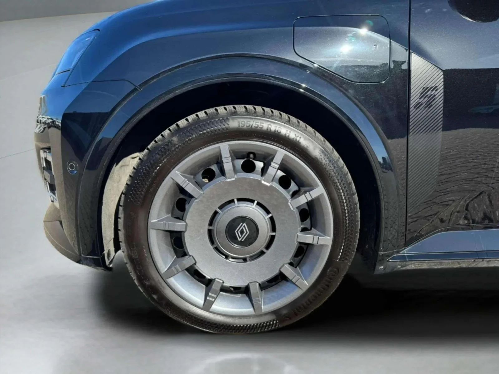 Renault-5-image-7