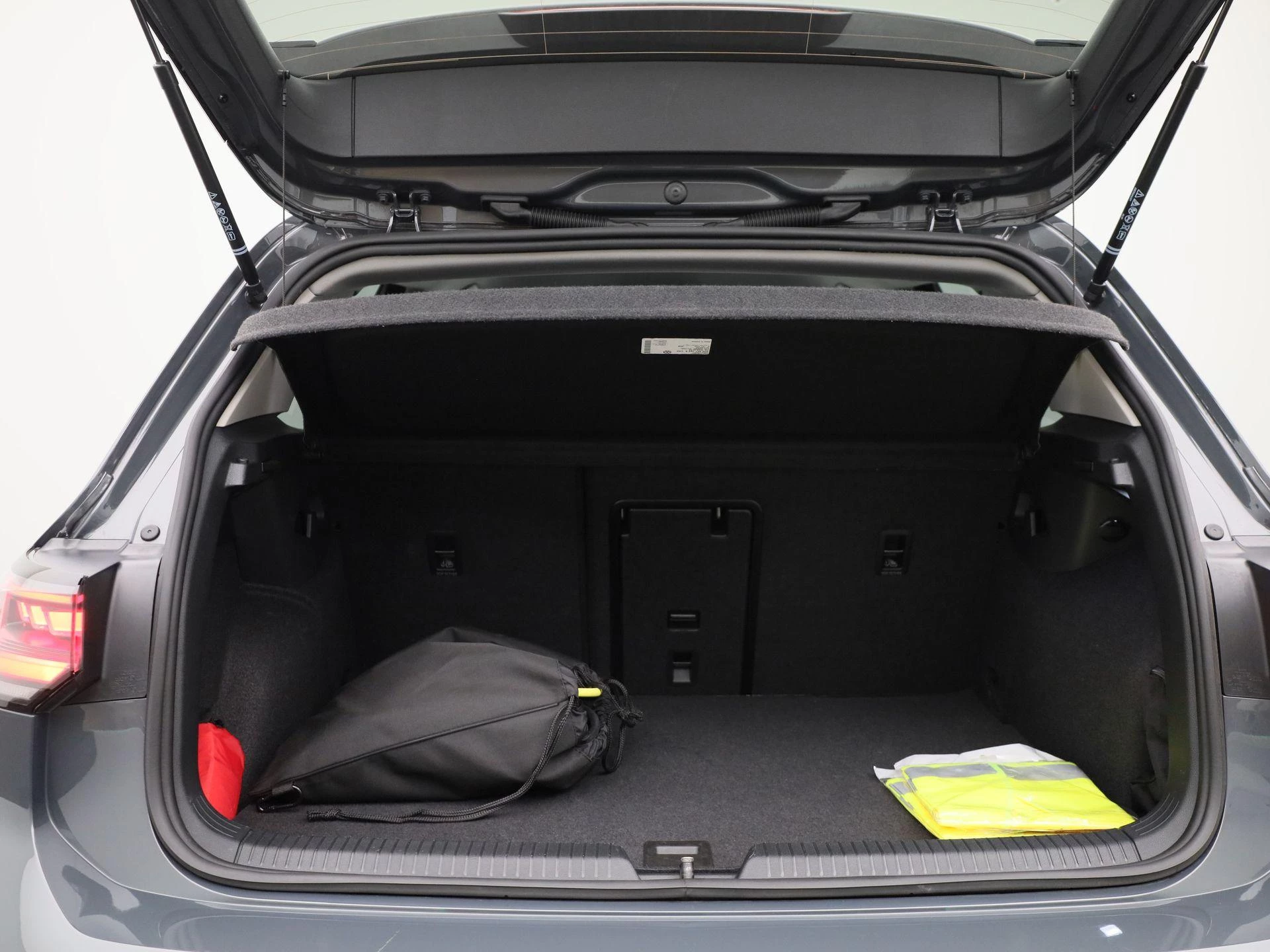 Volkswagen-Golf-image-13