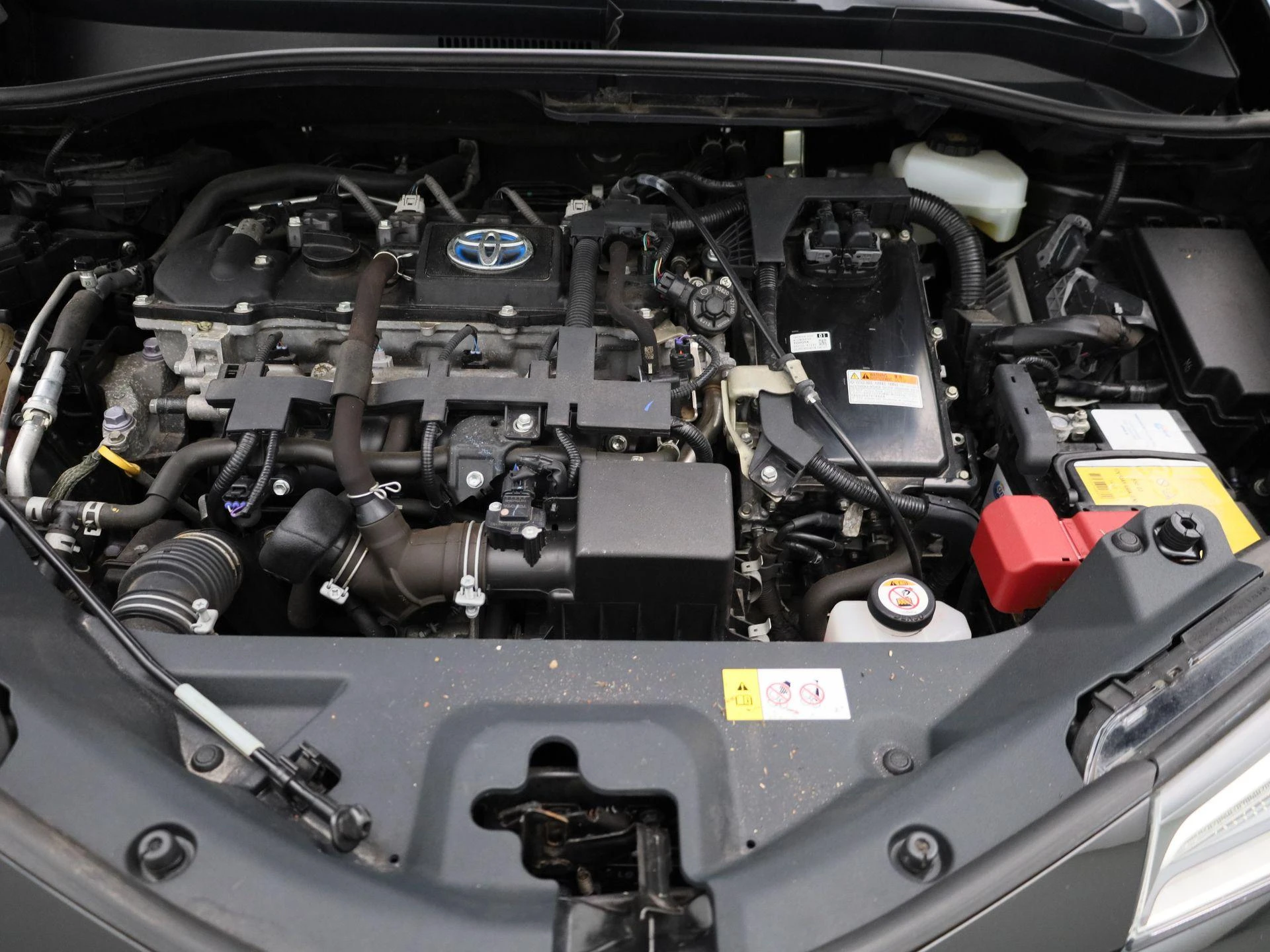 Toyota-C-HR-image-35