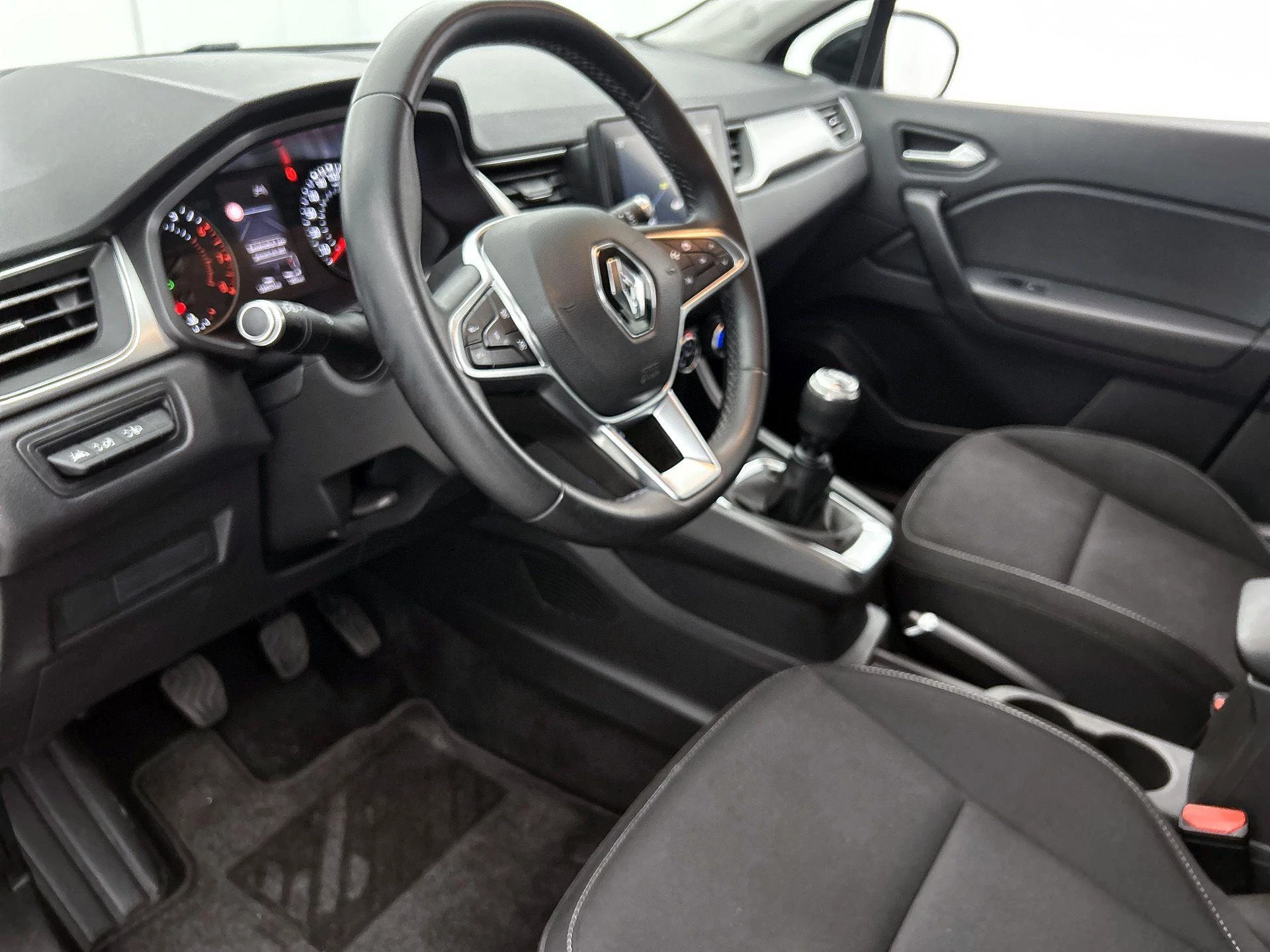 Renault-Captur-image-21