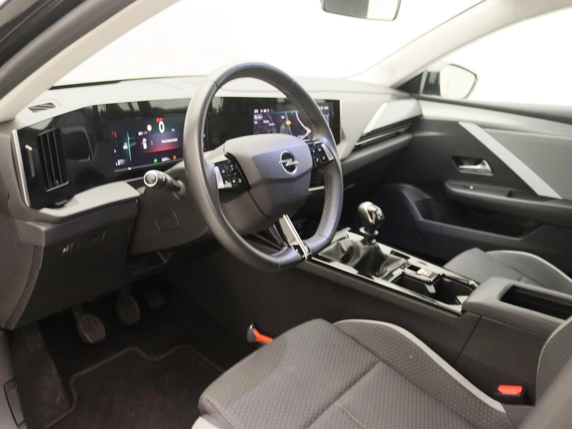 Opel-Astra-image-18