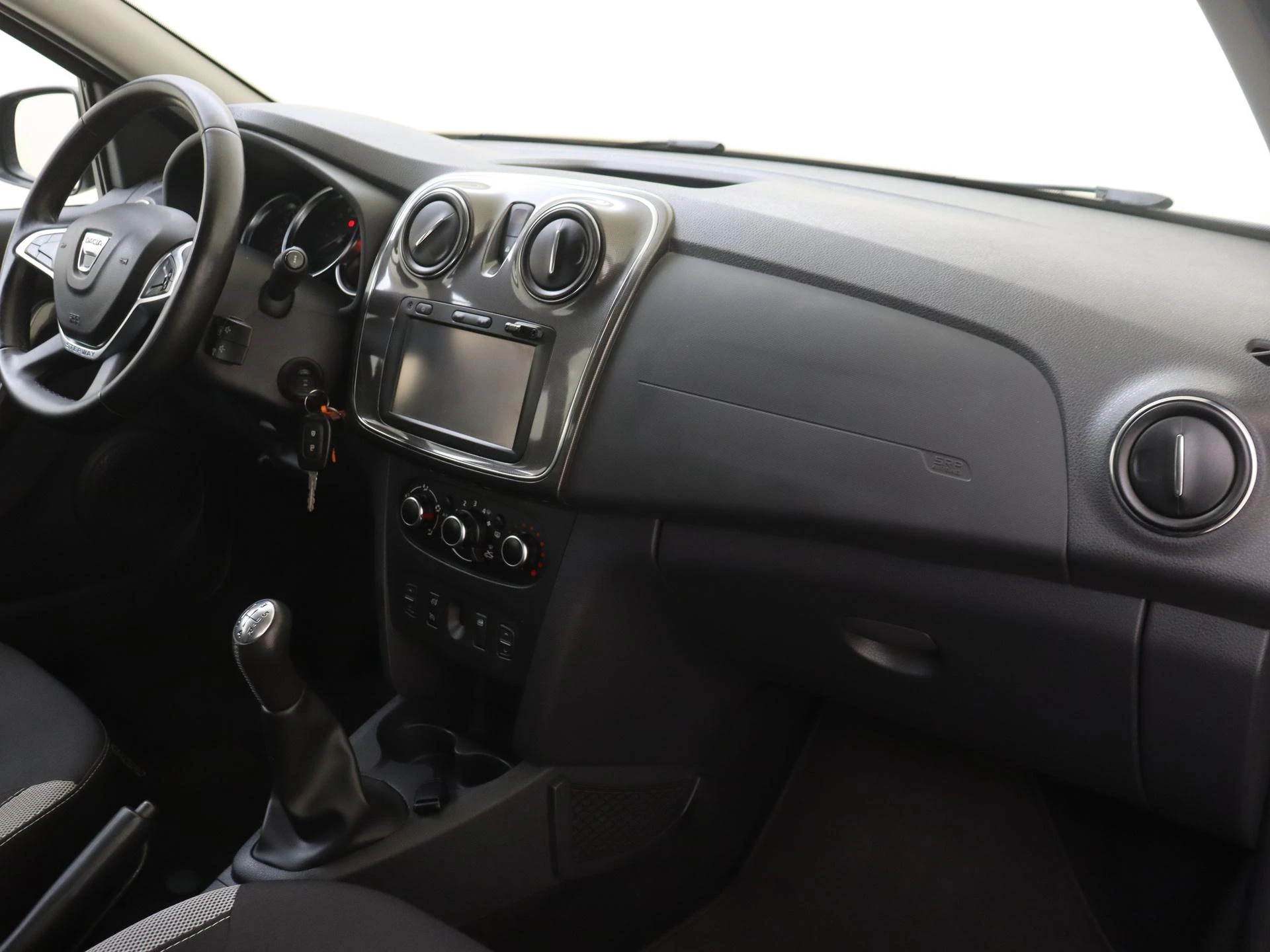 Dacia-Sandero Stepway-image-4