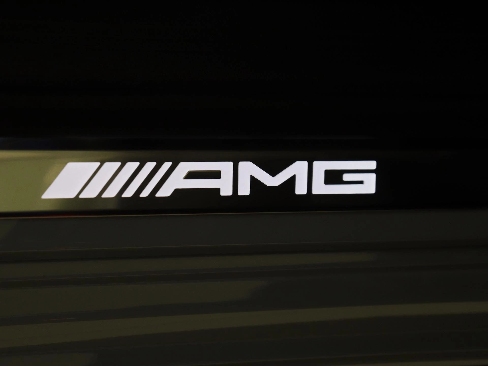 Mercedes-Benz-E-Klasse-image-15