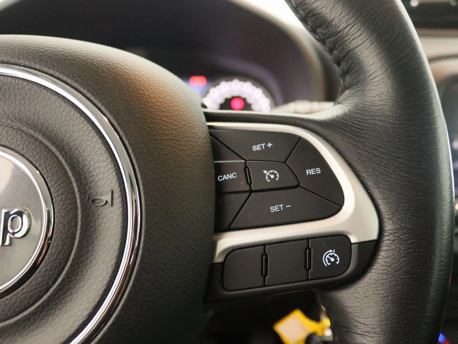 Jeep-Renegade-image-16