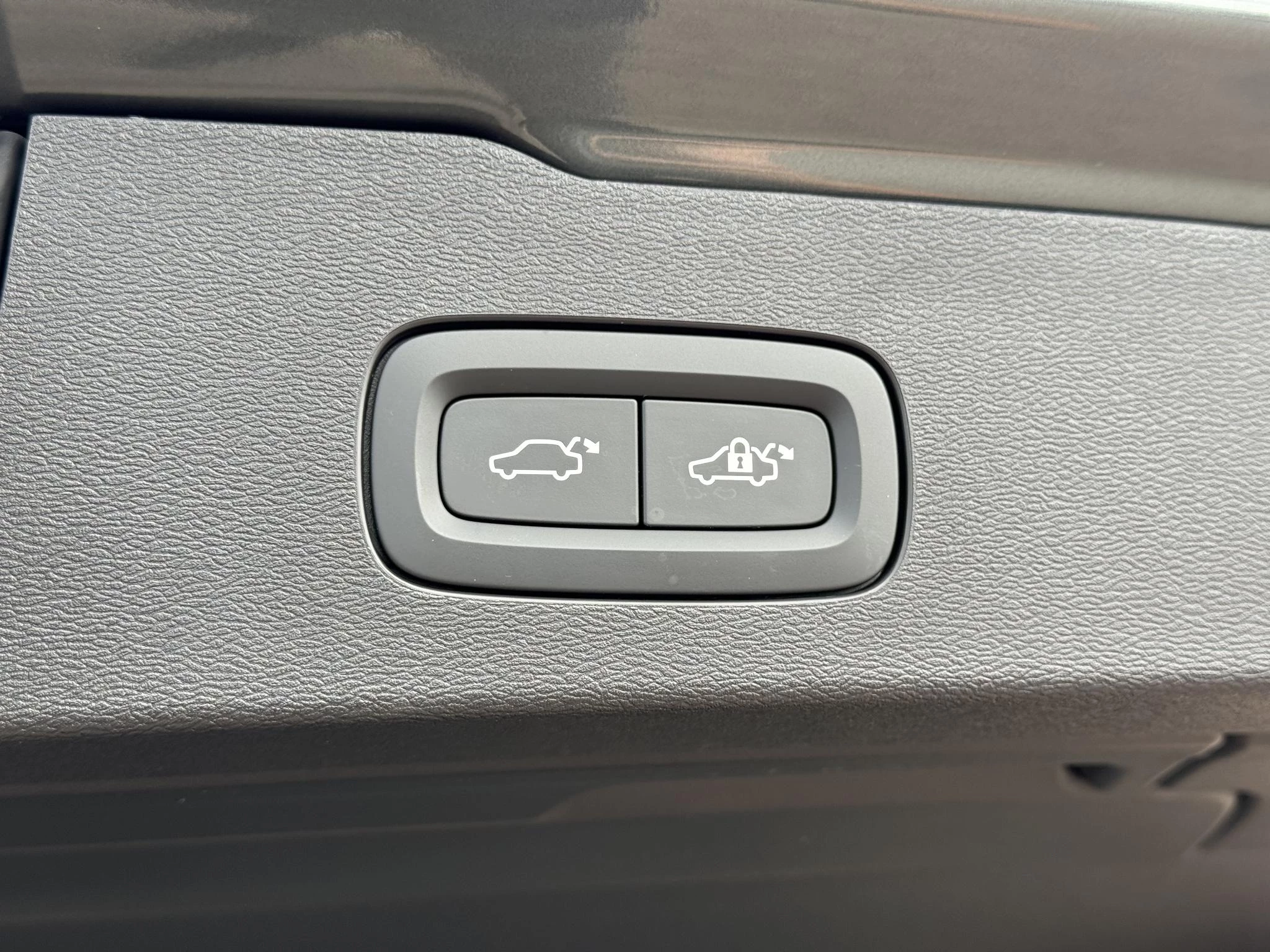 Volvo V60 T8 Plug-in hybrid AWD Plus Dark