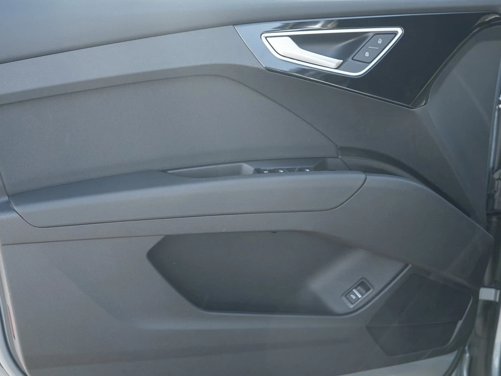 Audi-Q4 e-tron-image-14
