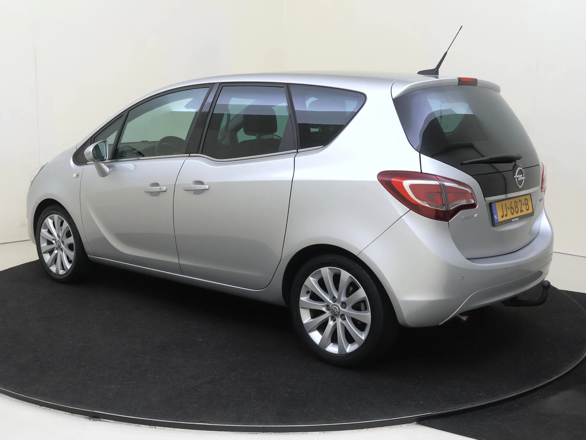 Opel-Meriva-image-2