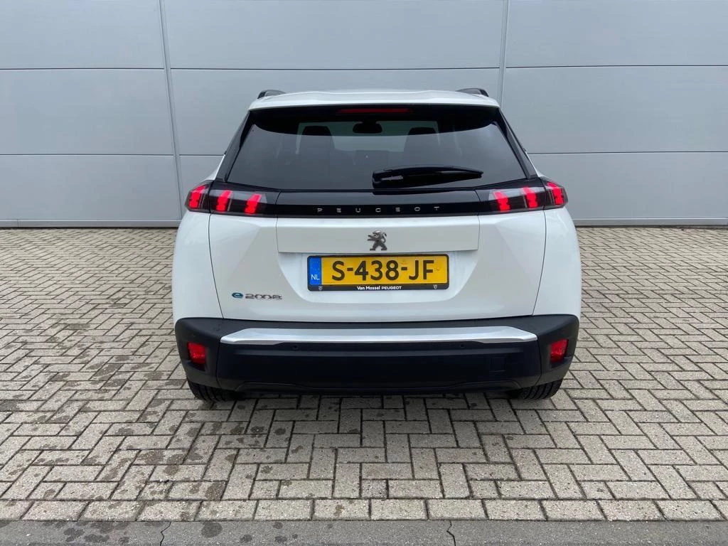 Peugeot-e-2008-image-7