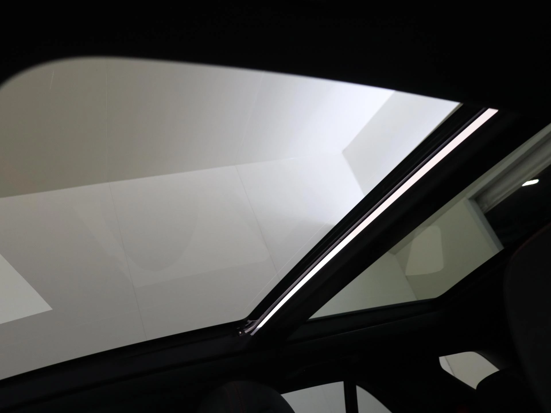 Mercedes-Benz-GLE-image-39