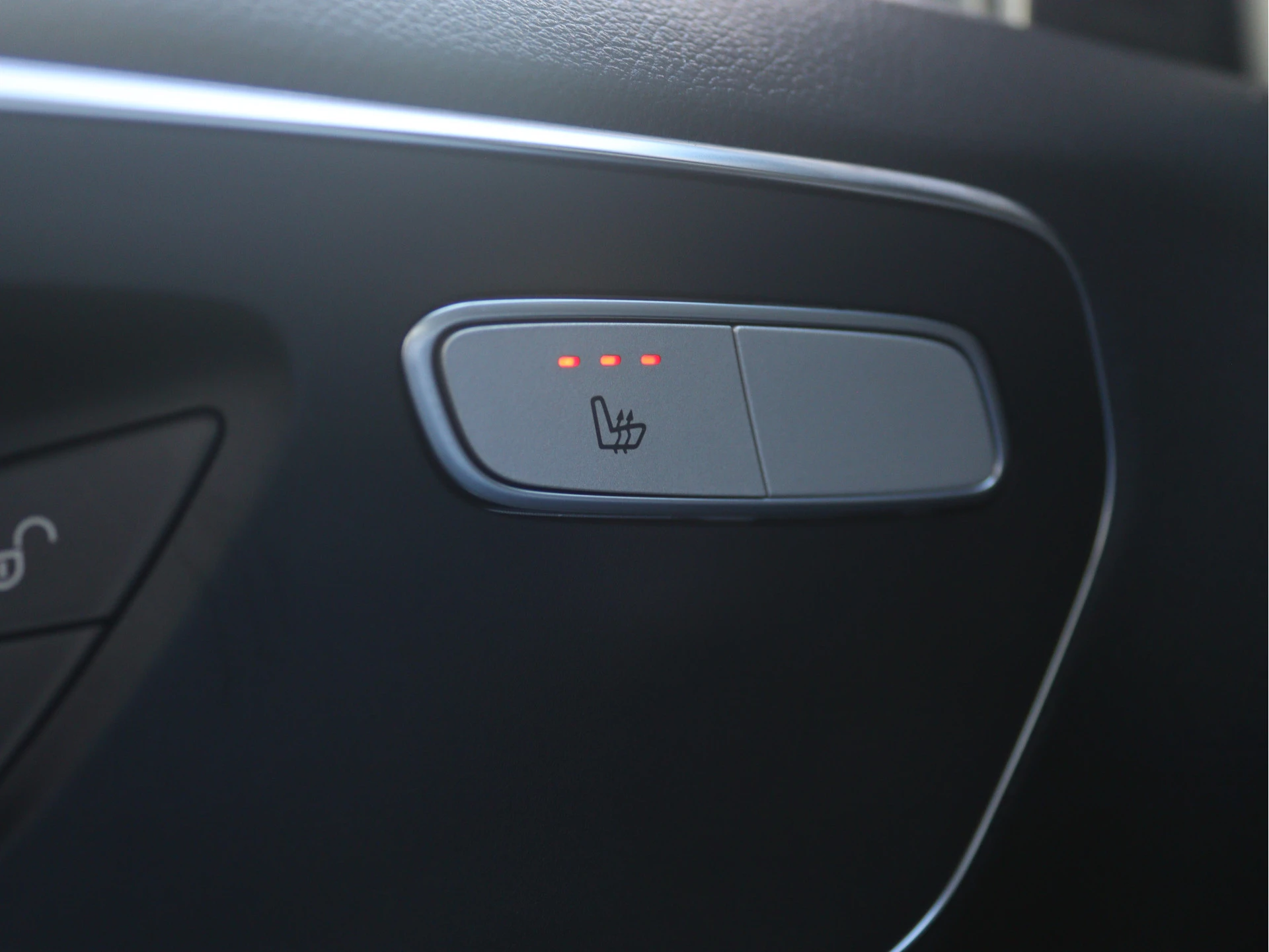 Mercedes-Benz-Vito-image-12