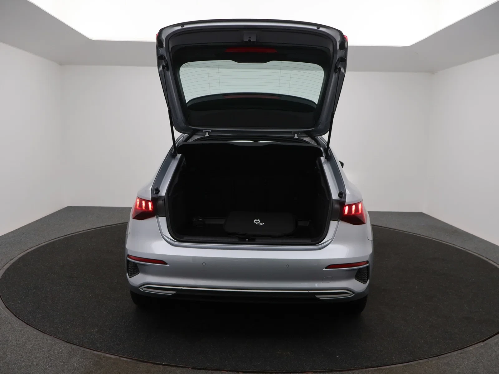 Audi A3 Sportback PHEV Audi A3 Sportback 40 TFSIe PHEV 204PK *AUTOMAAT*PDC*APP CONNECT*NAVI*FULL LED*LEDER*SPORTSEATS*DIGITAL COCKPIT*;;;