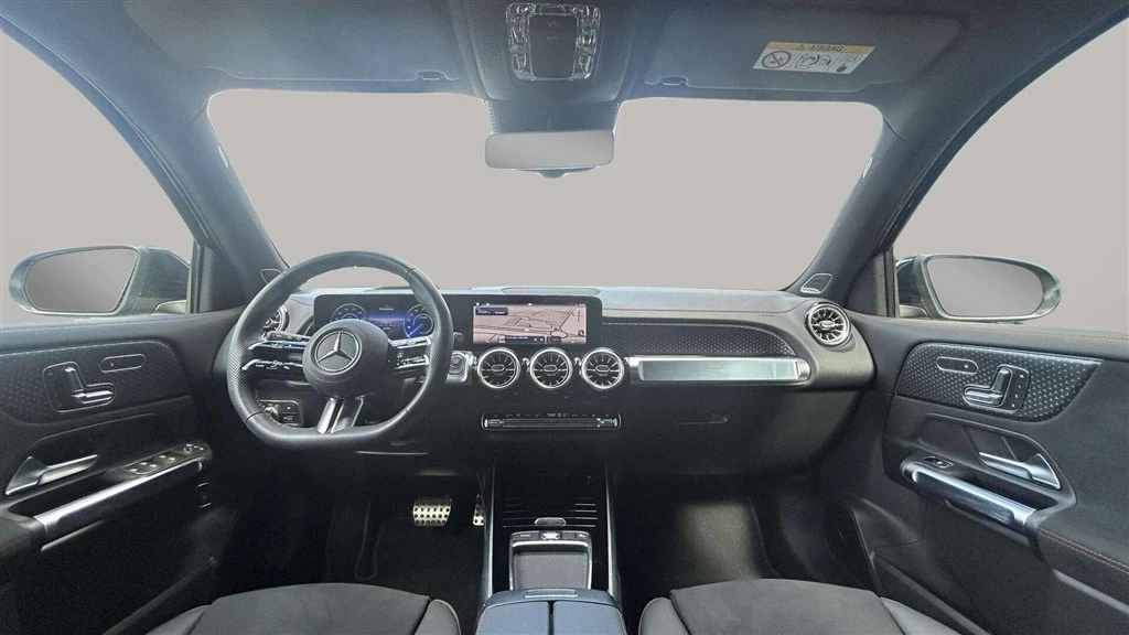 Mercedes-Benz-EQB-image-12