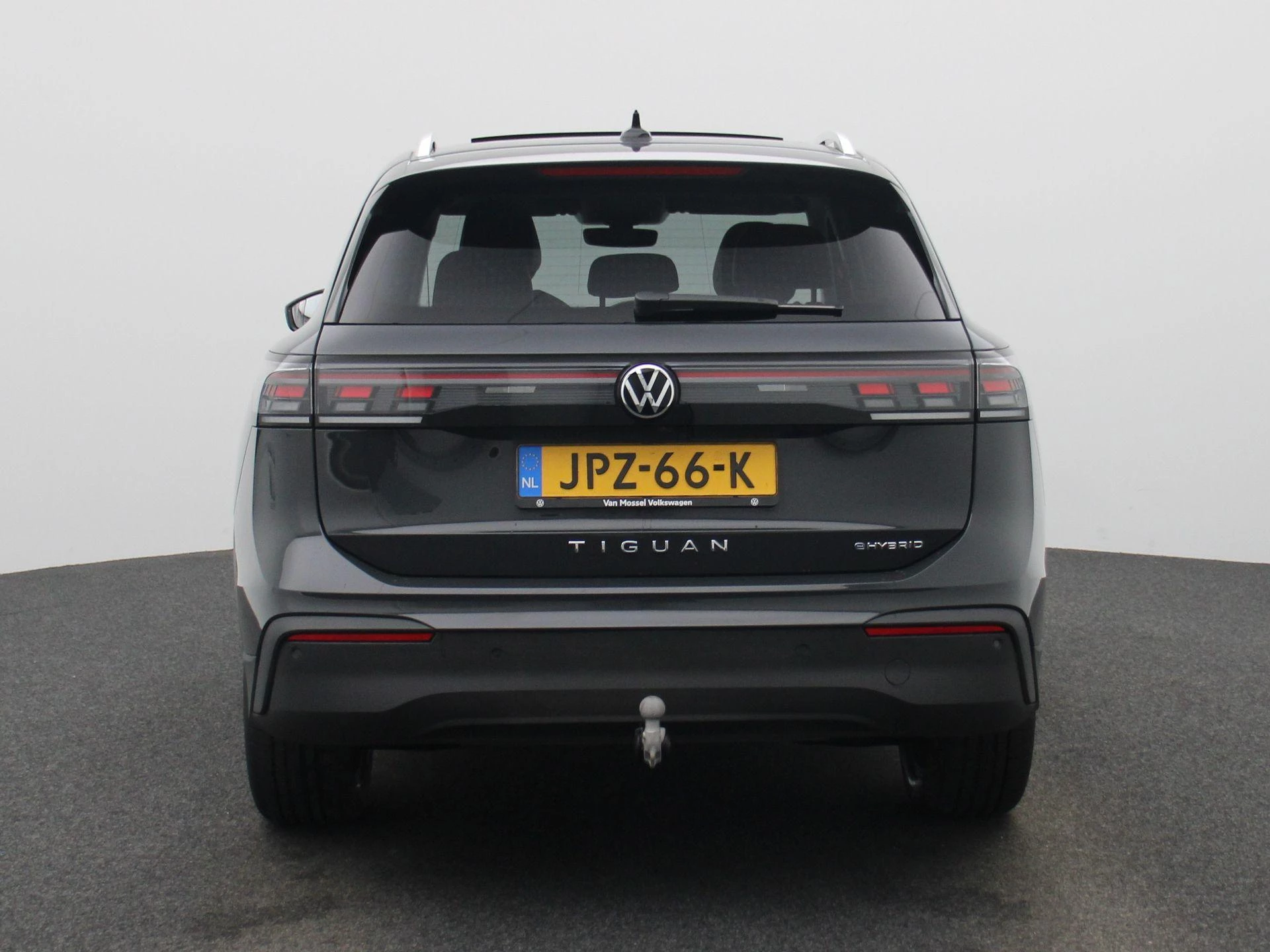 Volkswagen-Tiguan-image-4