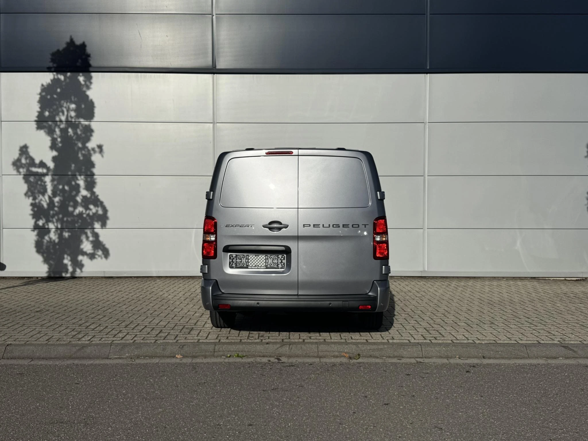 Peugeot-e-Expert-image-4