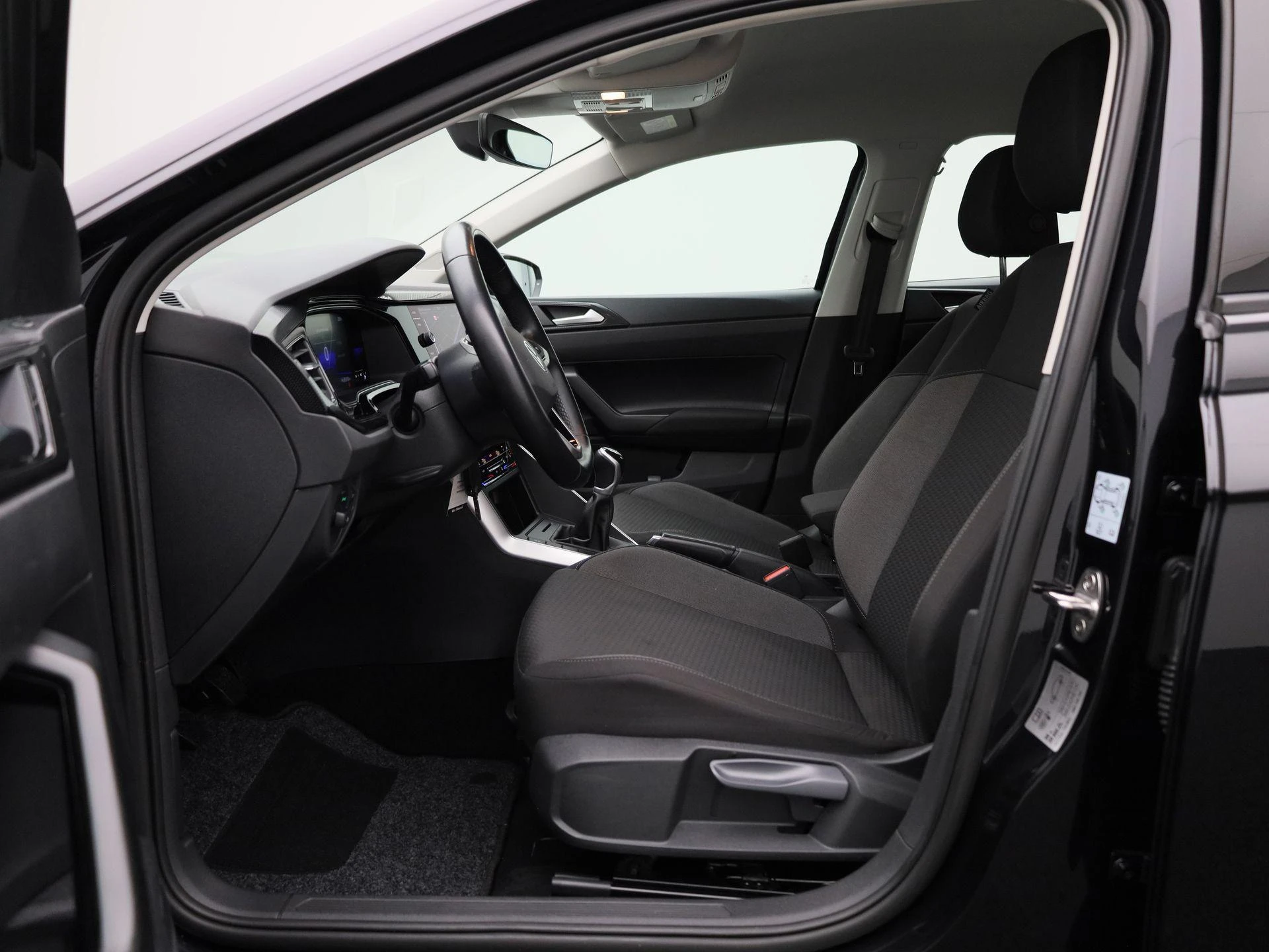 Volkswagen-Polo-image-10